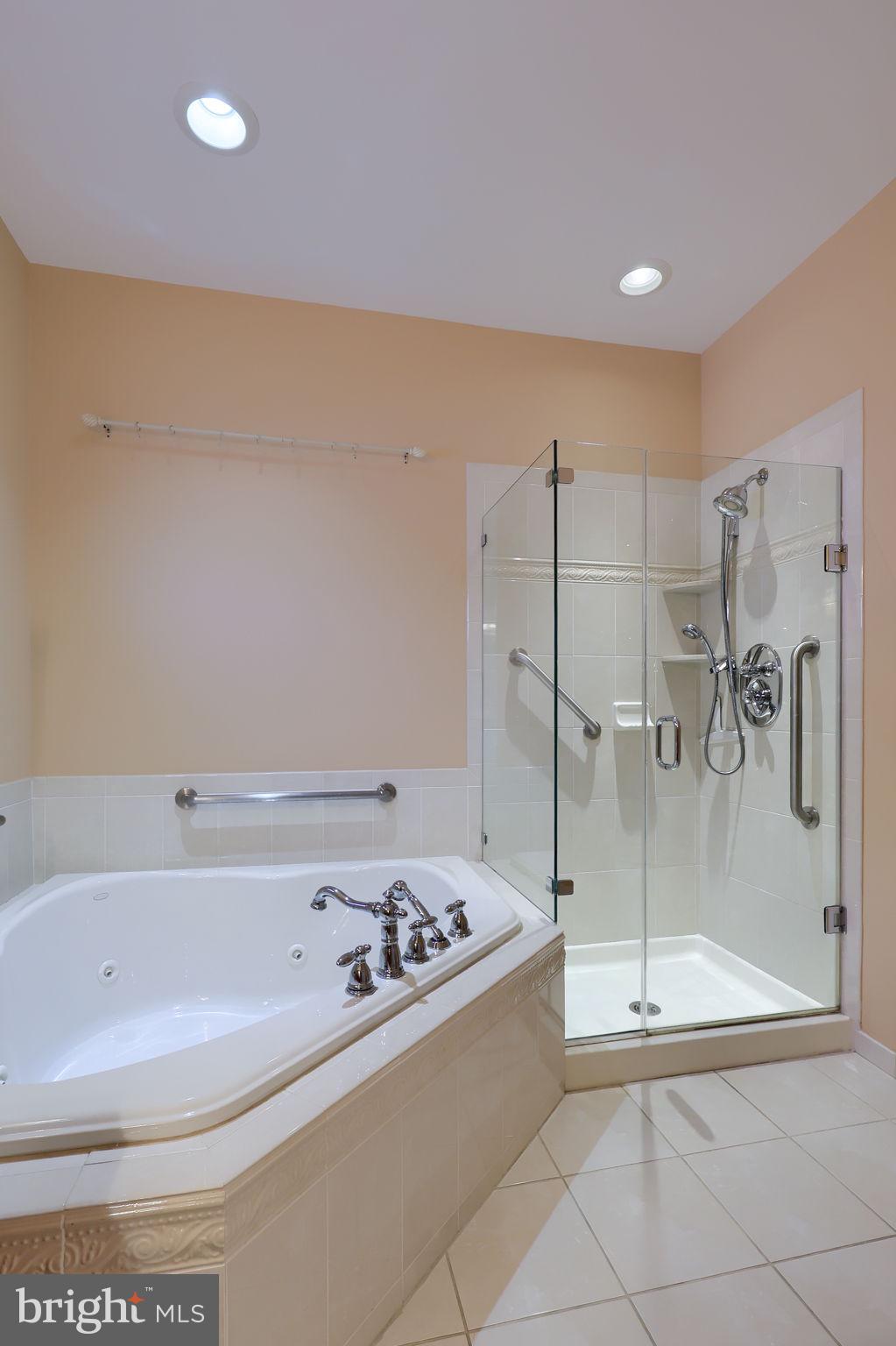 VILLAGE GRANDE - Residential