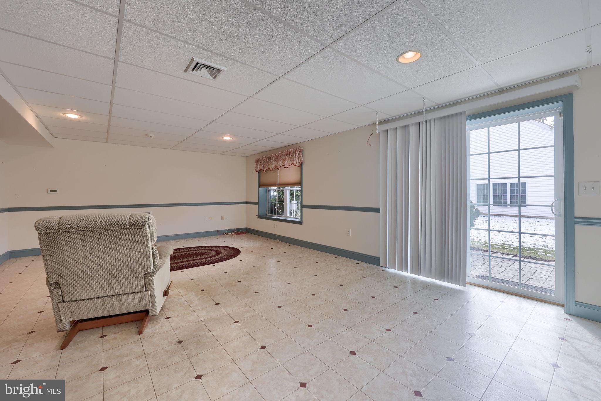 VILLAGE GRANDE - Residential