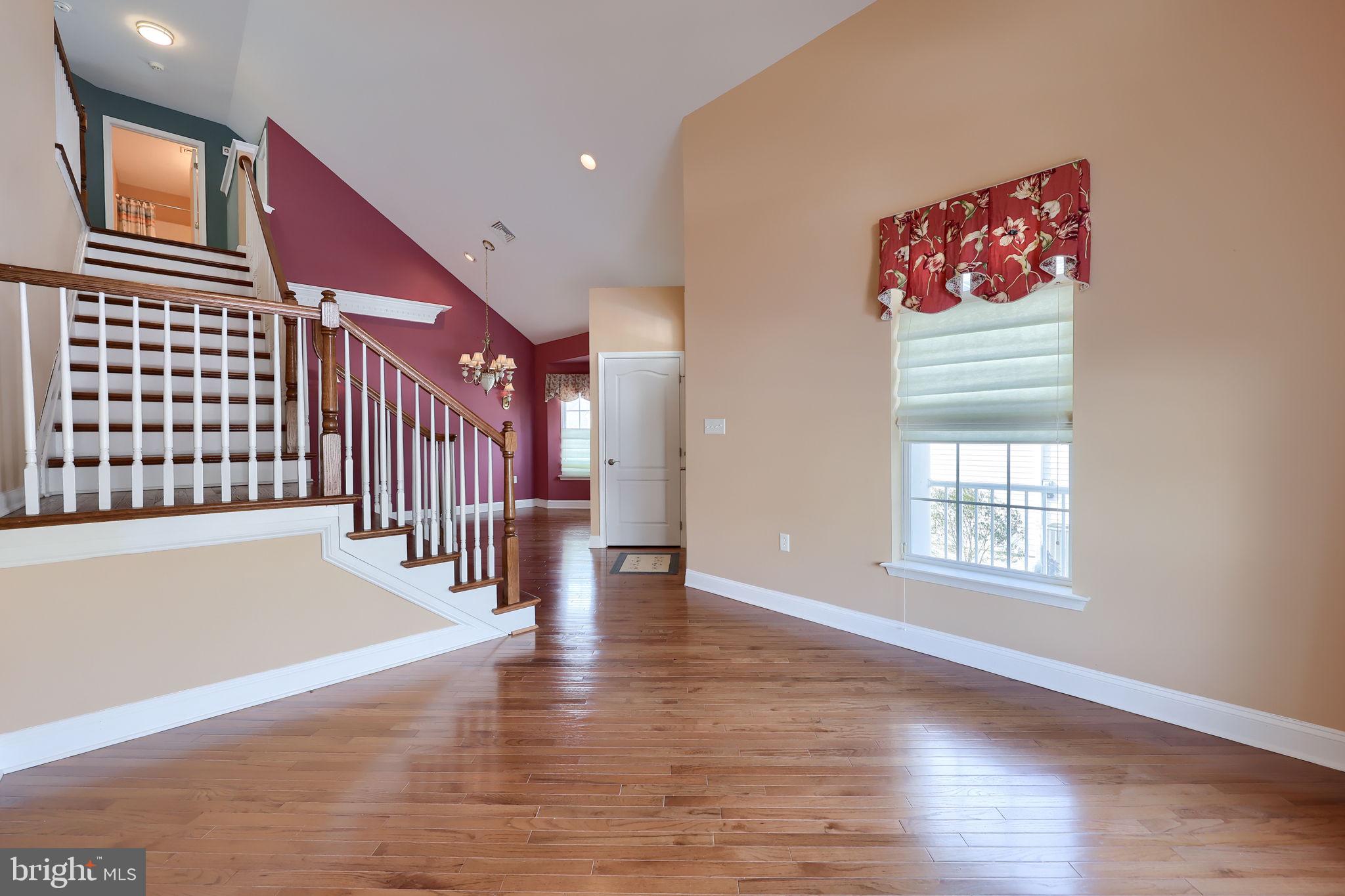 VILLAGE GRANDE - Residential