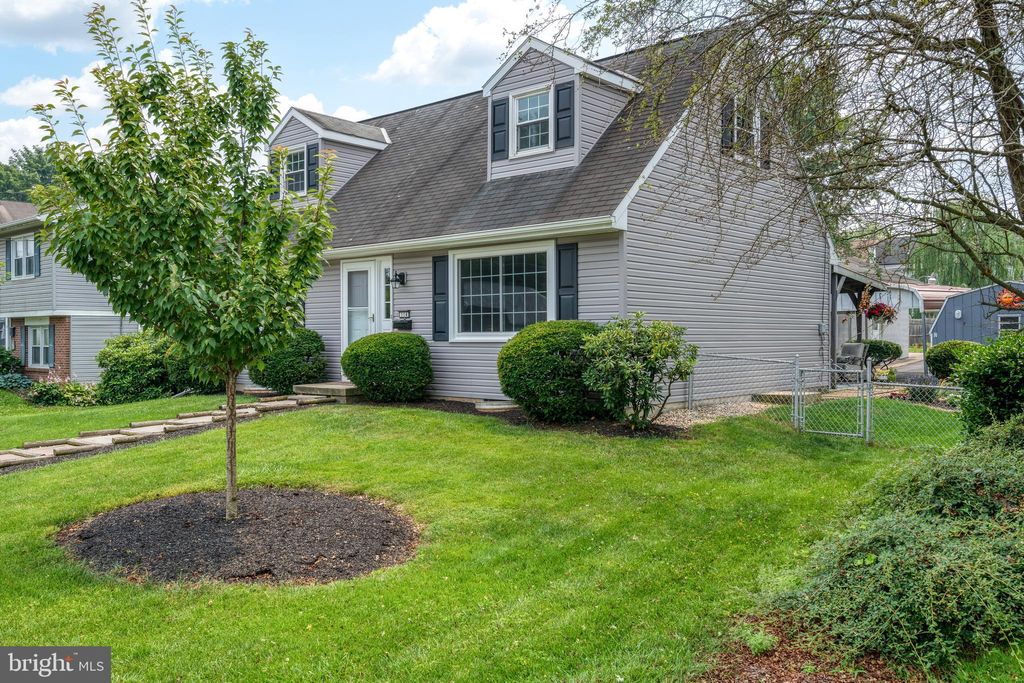 Photo of 114 LEAMAN ST, LITITZ, PA 17543 (MLS # PALA2037730)