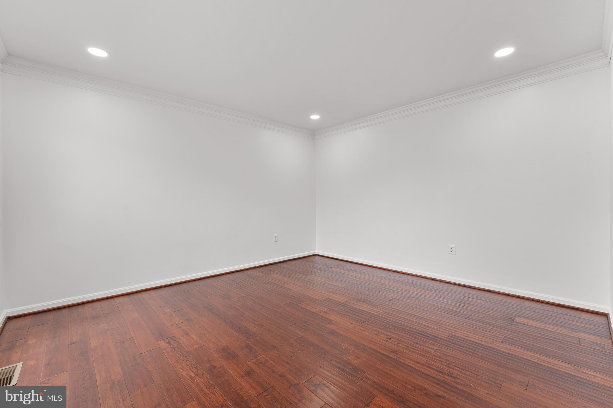 KINGSWOOD - Residential Lease