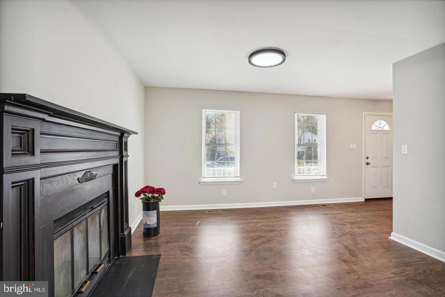 10 RED WING COURT