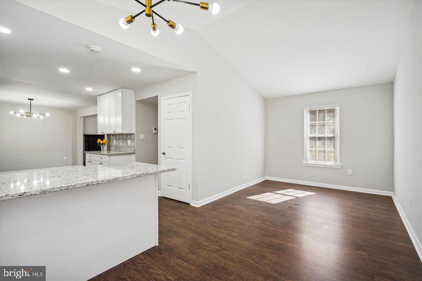 10 RED WING COURT