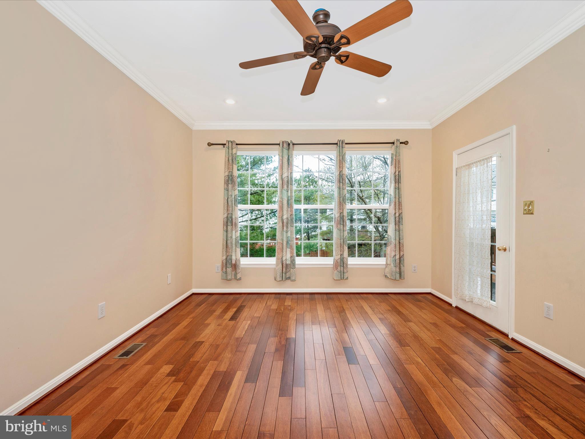 LAING AT MILE STONE - Residential