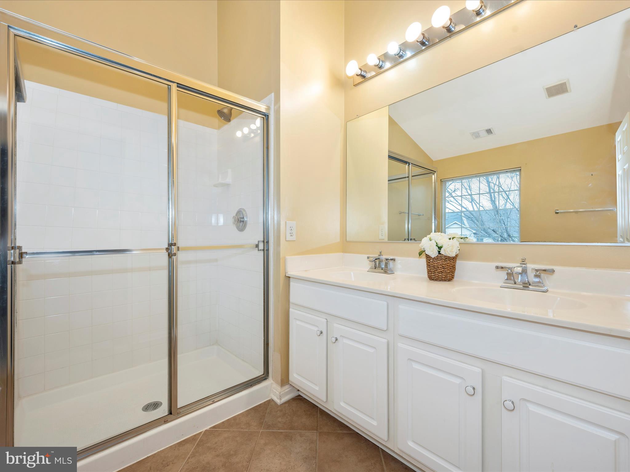 LAING AT MILE STONE - Residential