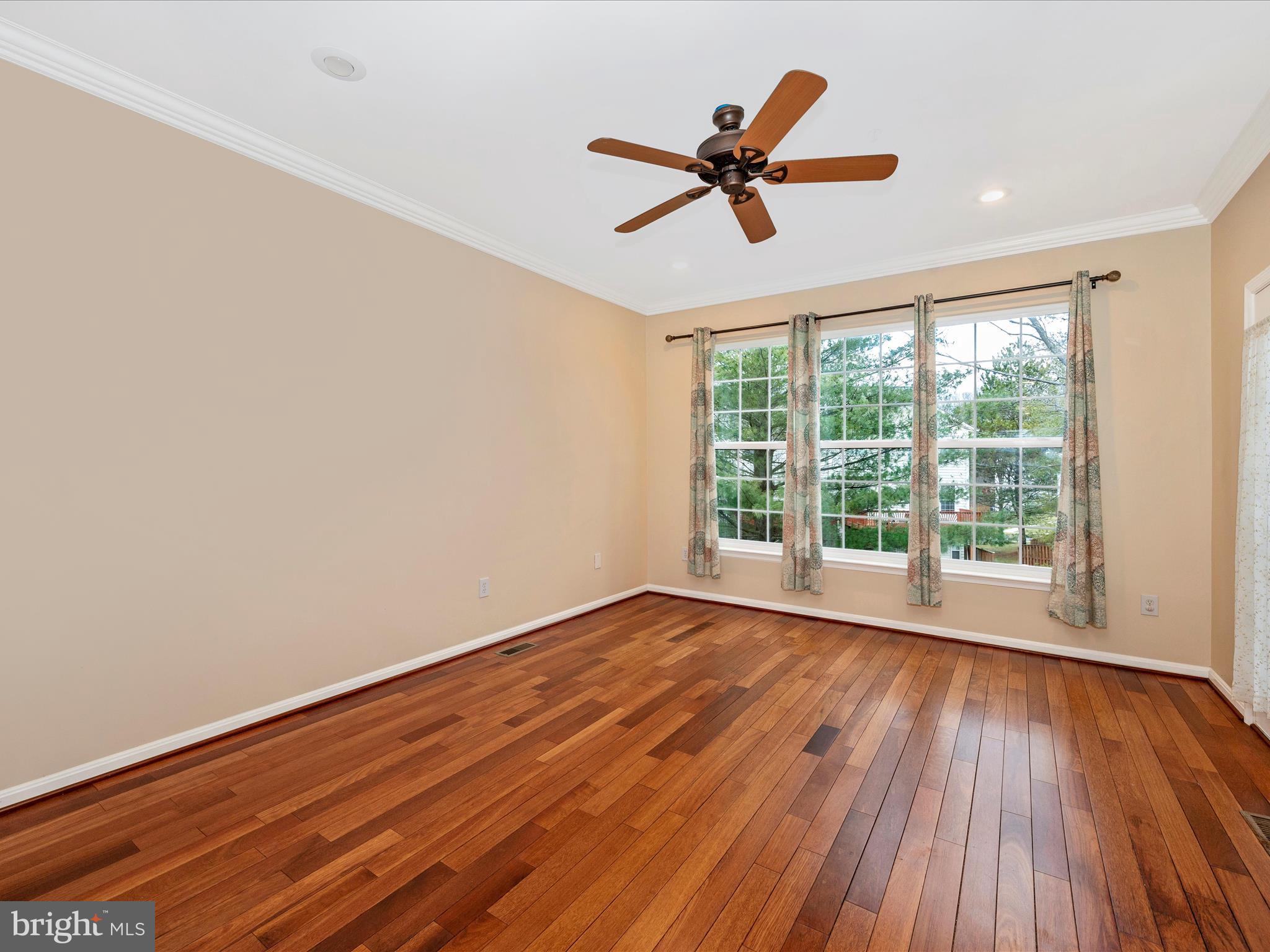 LAING AT MILE STONE - Residential