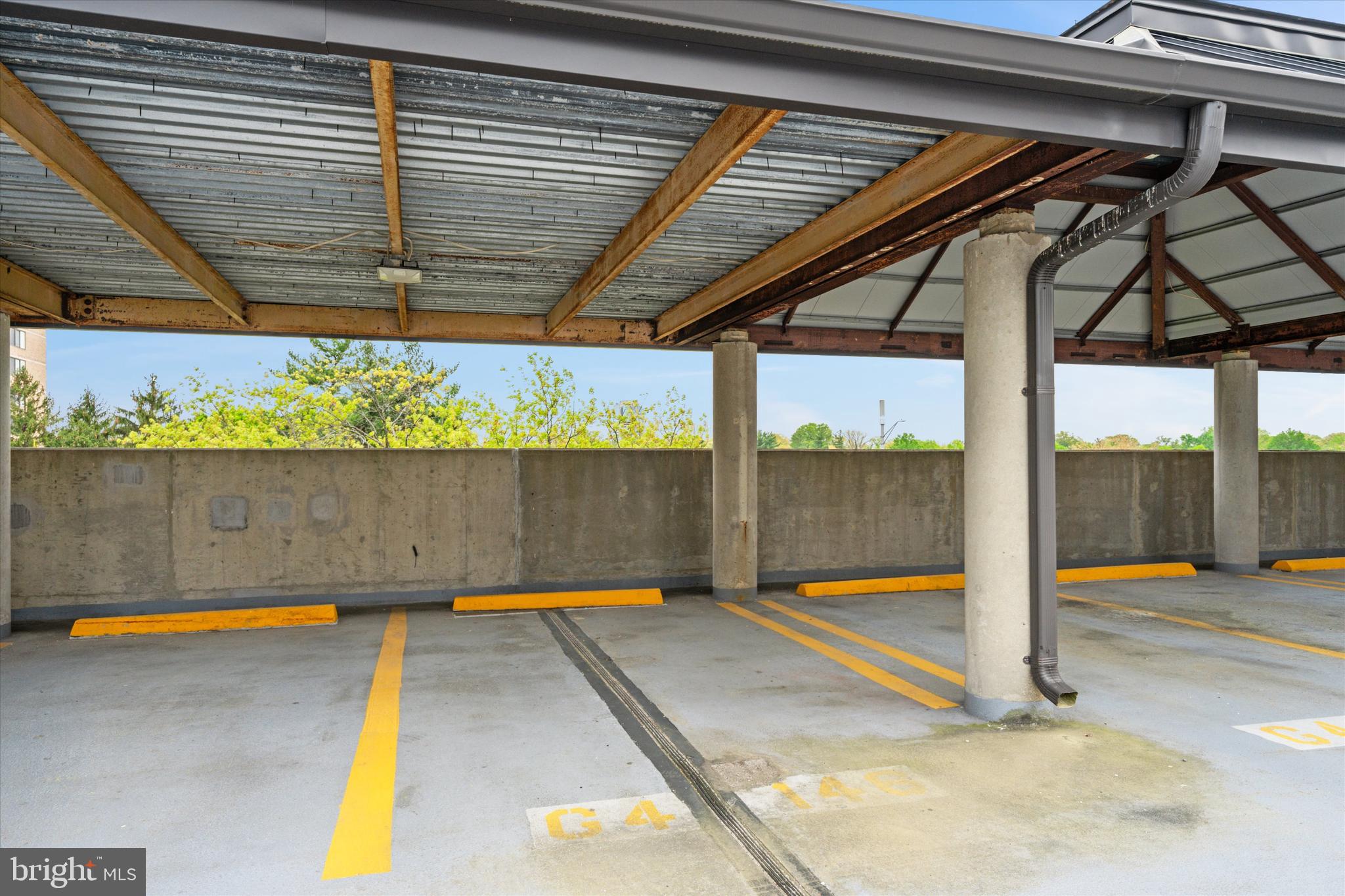 SKYLINE SQUARE CONDO - Residential