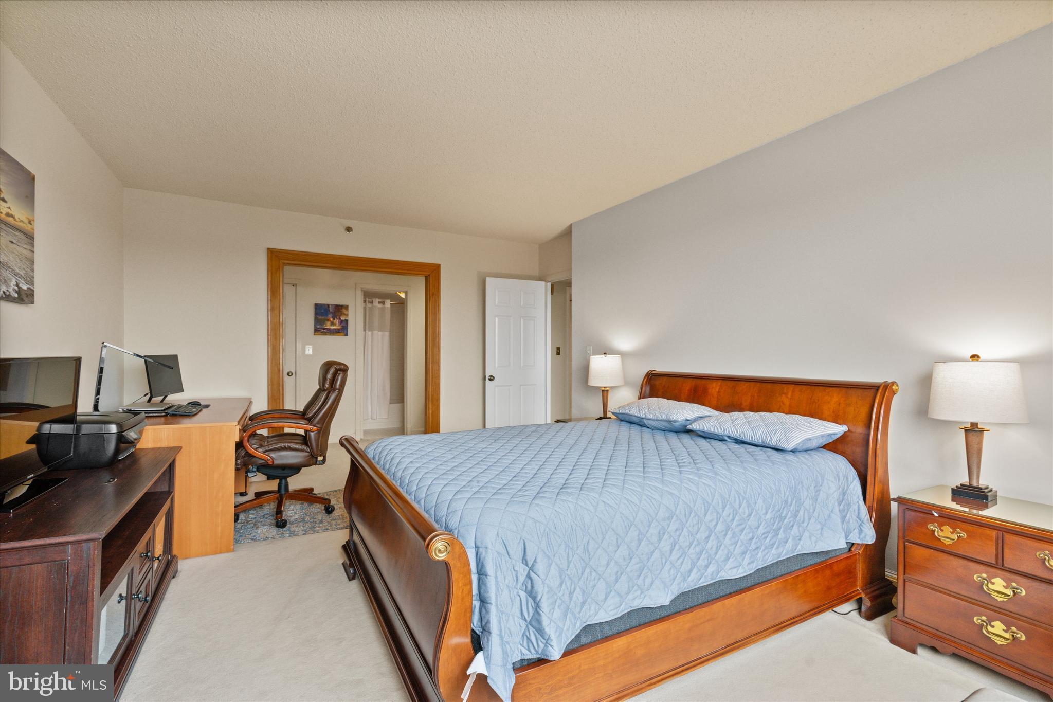 SKYLINE SQUARE CONDO - Residential