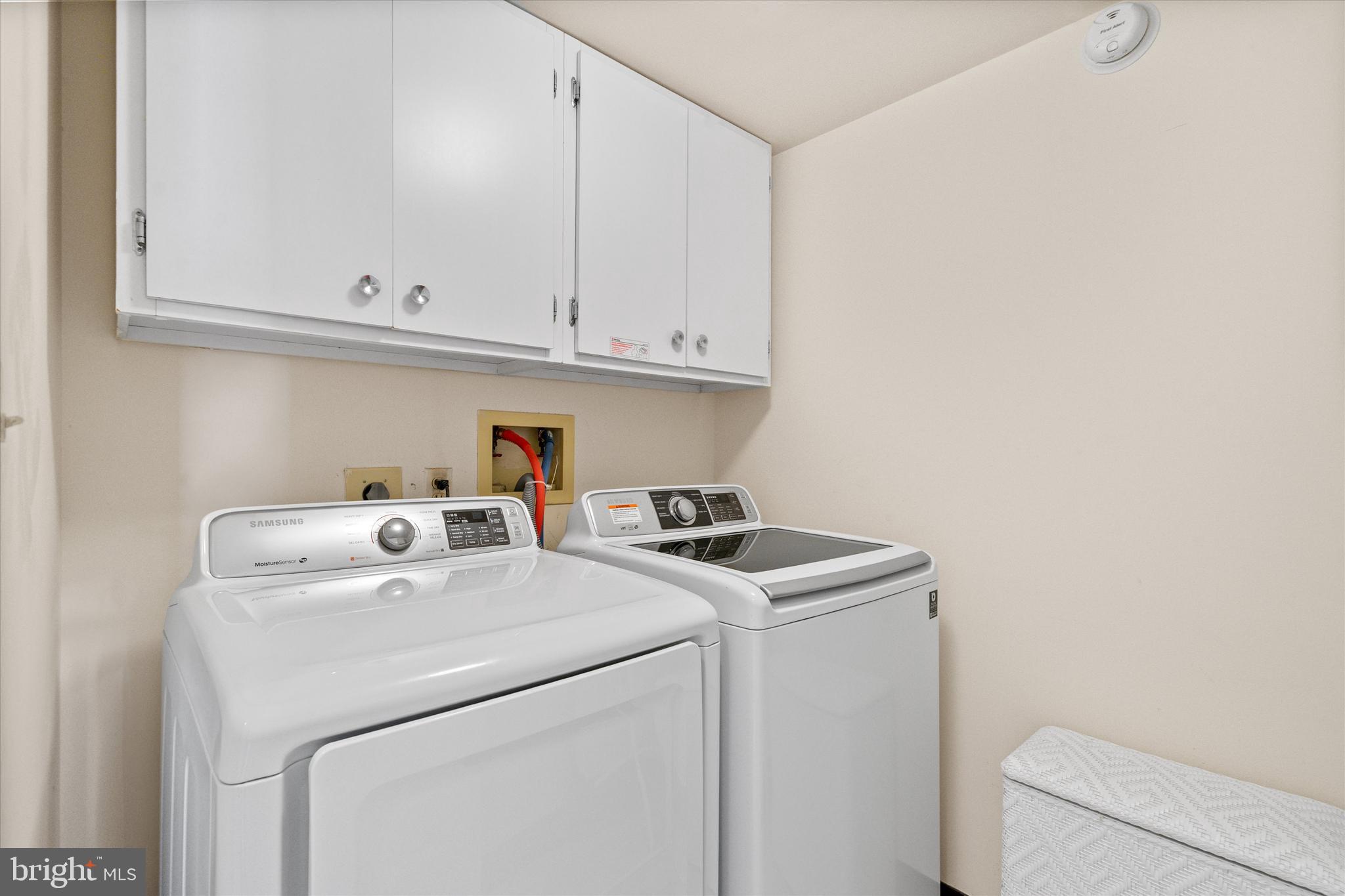 SKYLINE SQUARE CONDO - Residential