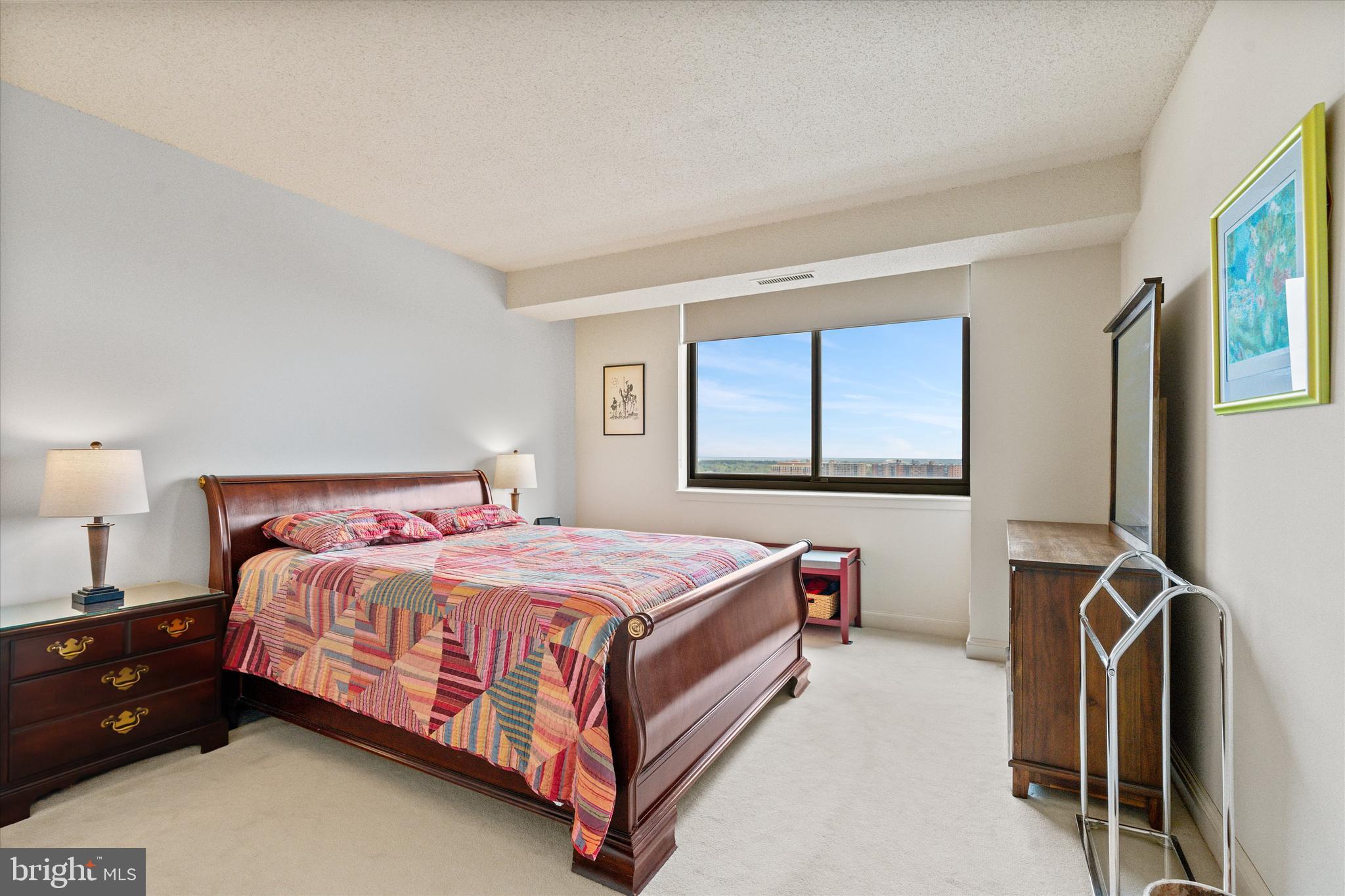 SKYLINE SQUARE CONDO - Residential