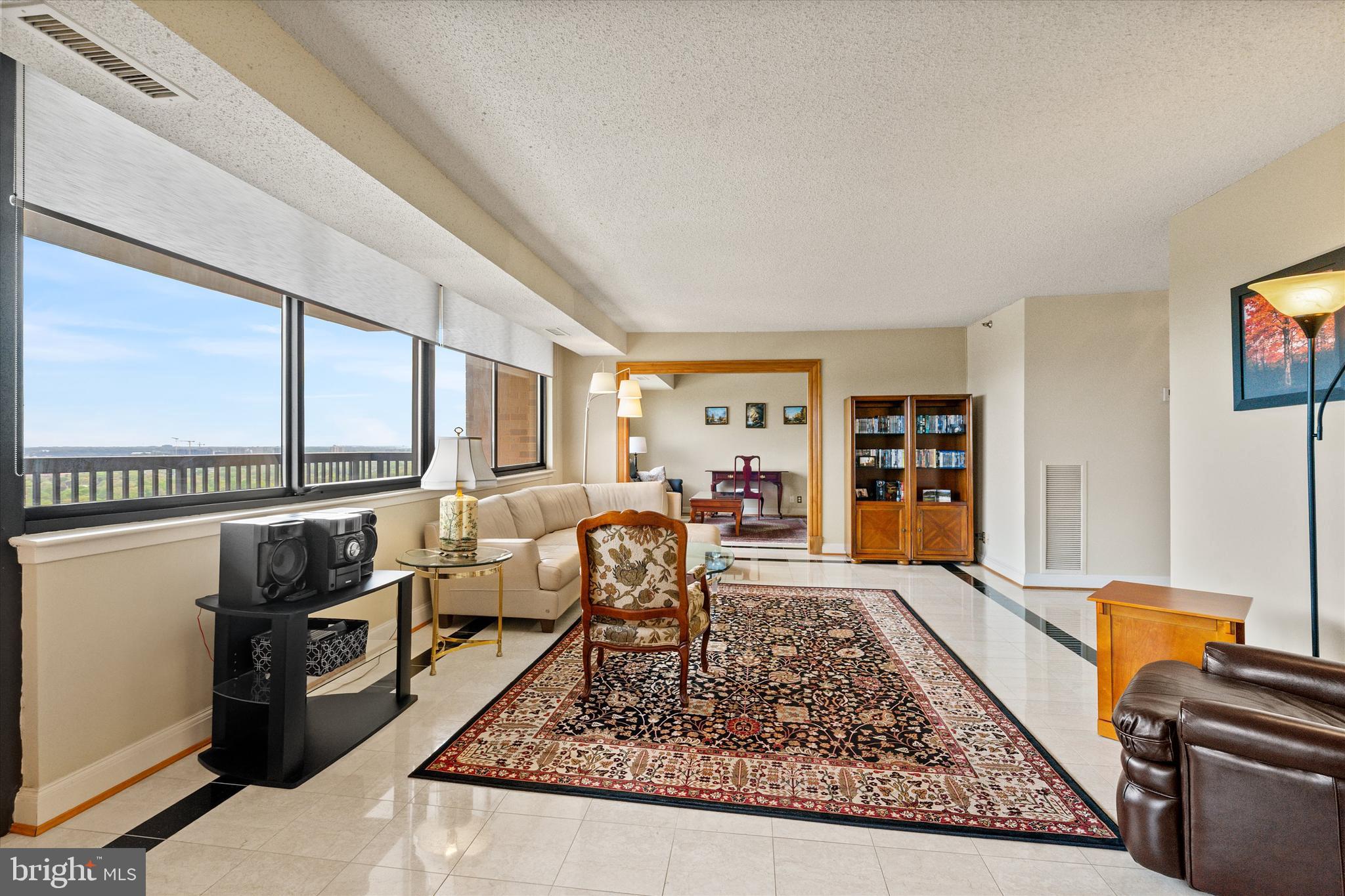 SKYLINE SQUARE CONDO - Residential