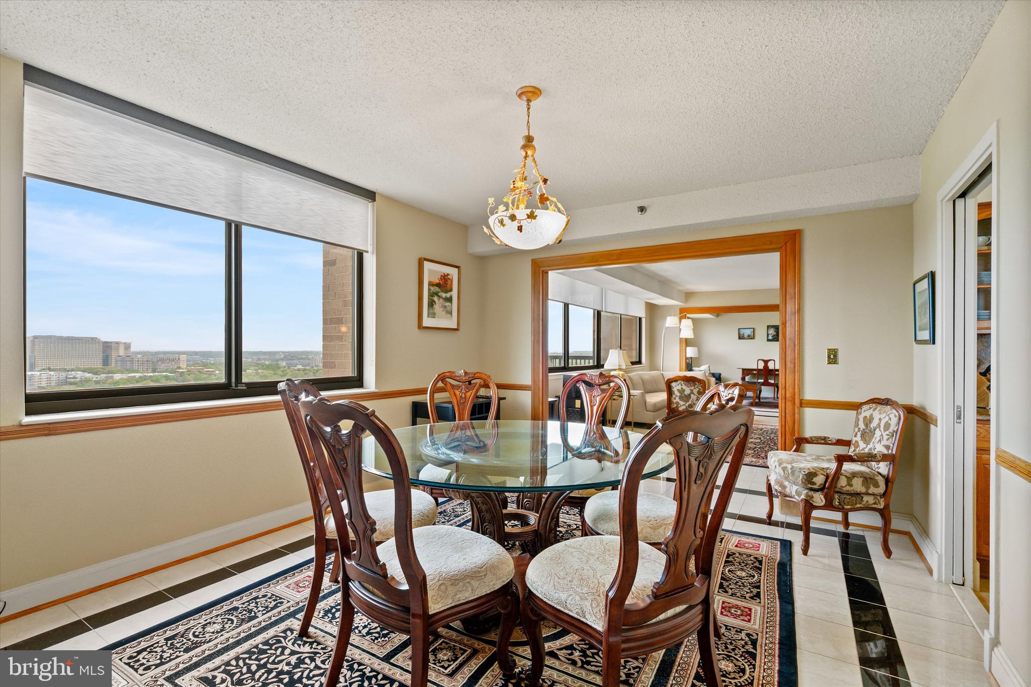 SKYLINE SQUARE CONDO - Residential