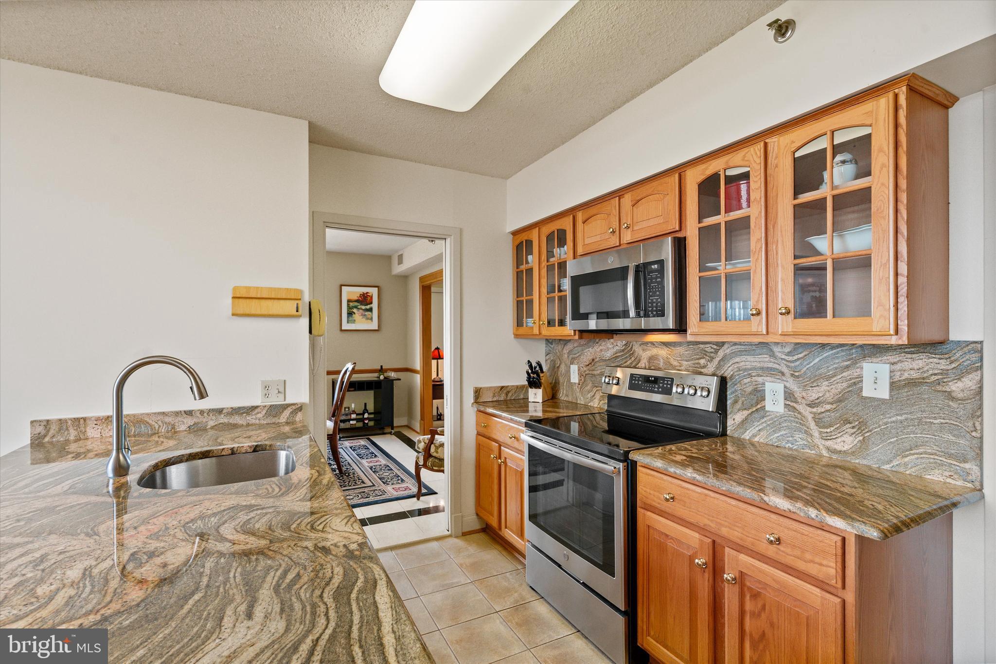 SKYLINE SQUARE CONDO - Residential