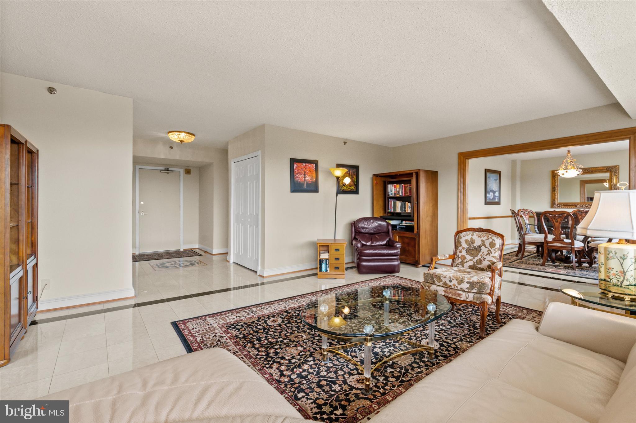 SKYLINE SQUARE CONDO - Residential