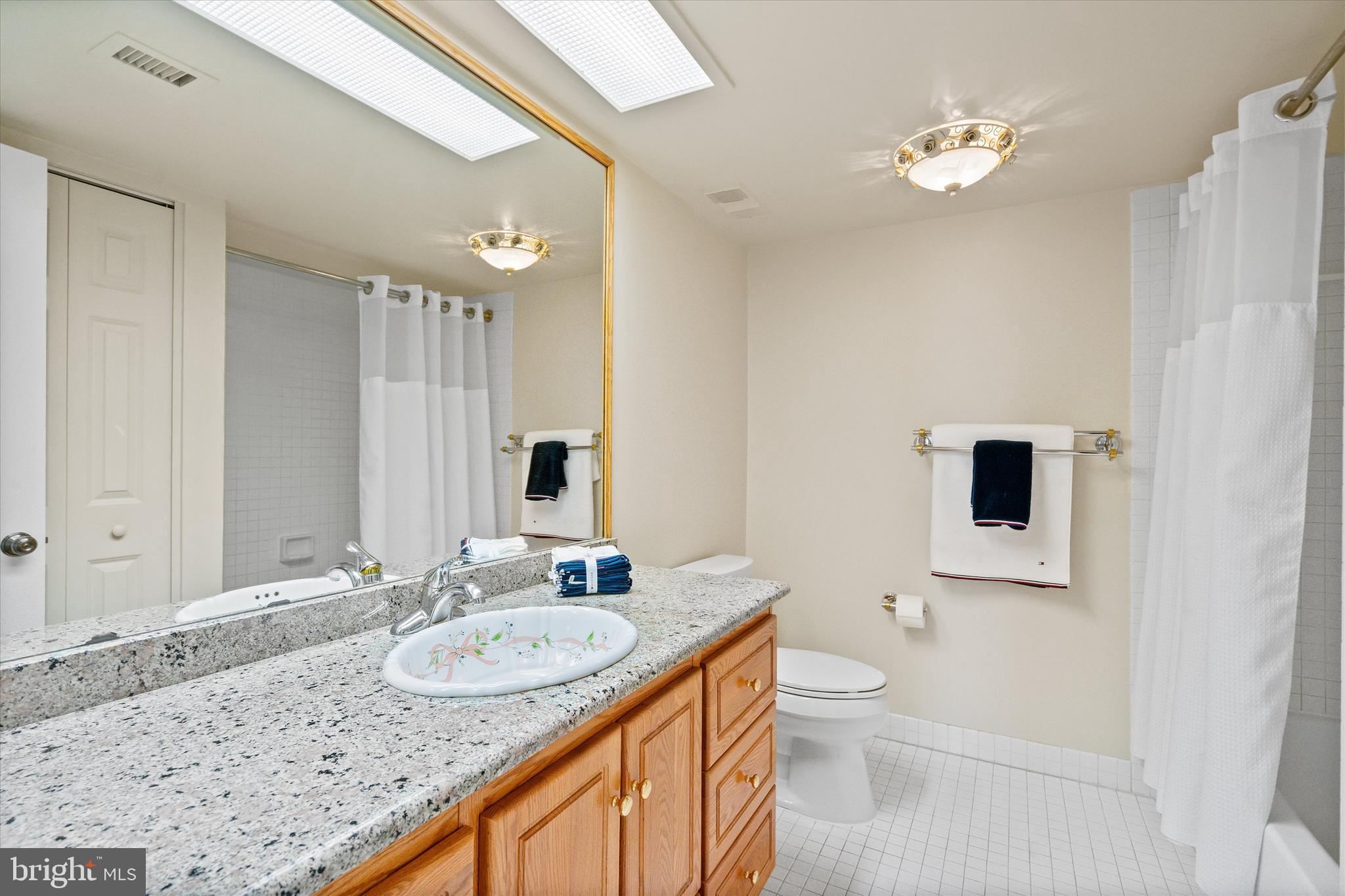 SKYLINE SQUARE CONDO - Residential