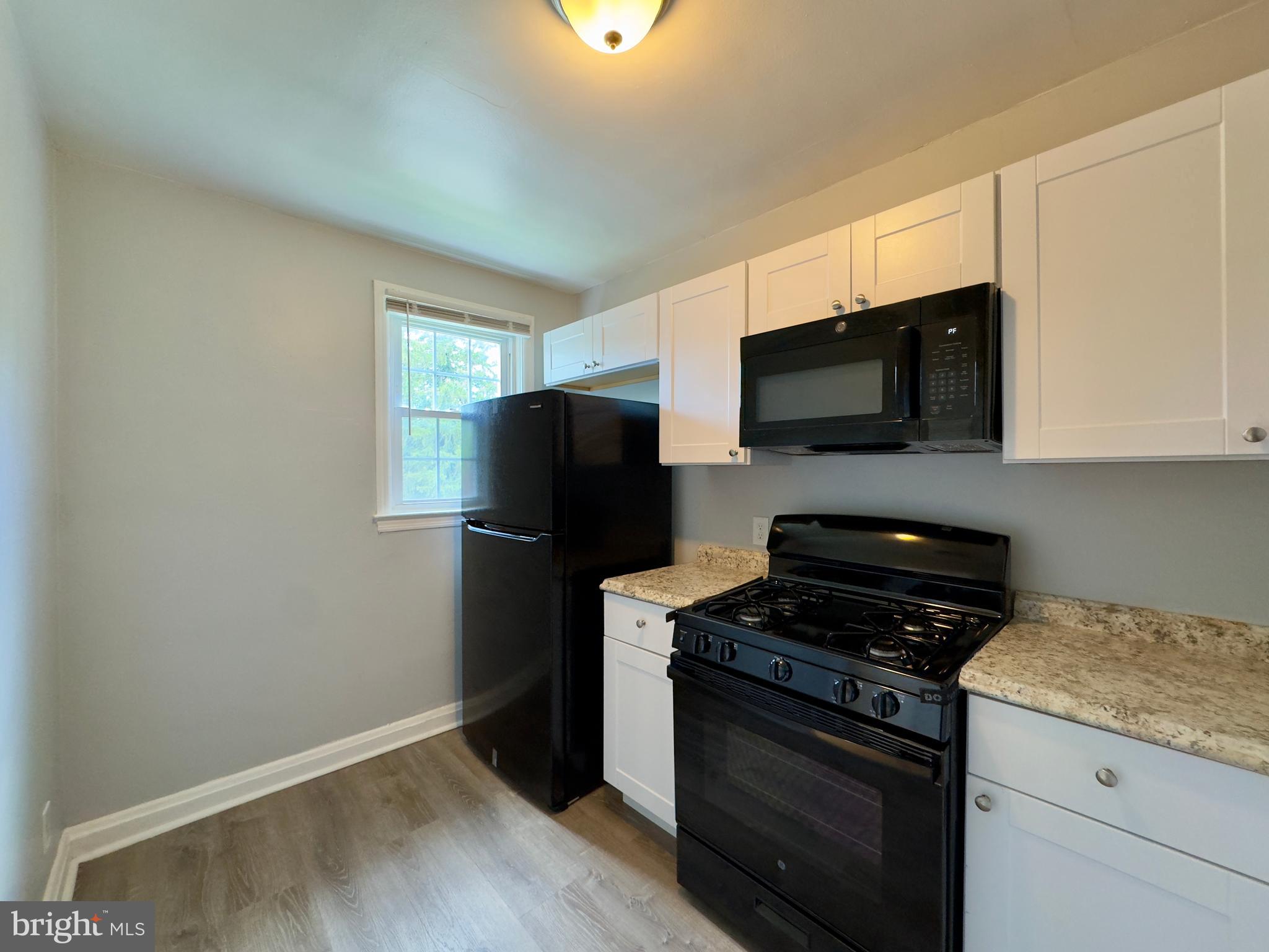 LAKE WALKER - Residential Lease