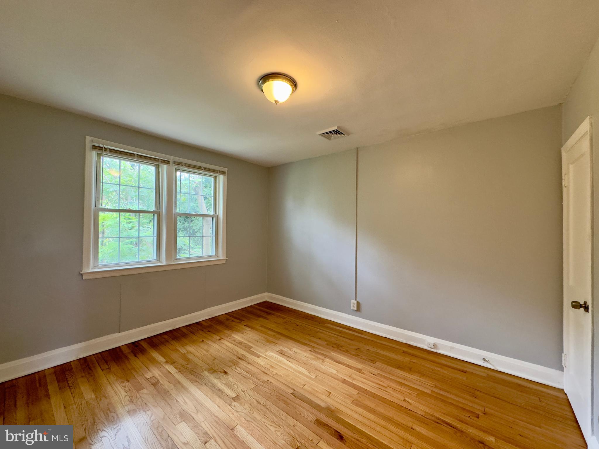 LAKE WALKER - Residential Lease