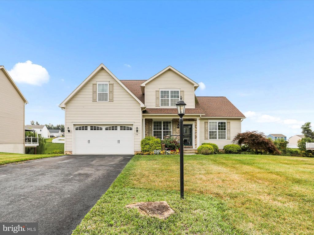 Photo of 204 Joshua Drive, HANOVER, PA 17331 (MLS # PAYK2090246)