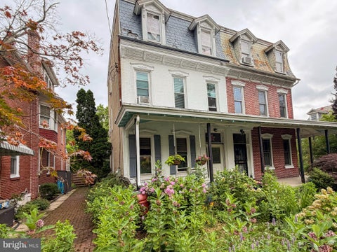 Townhouse For Sale - 175 2nd Avenue<br/> PHOENIXVILLE, PA 19460