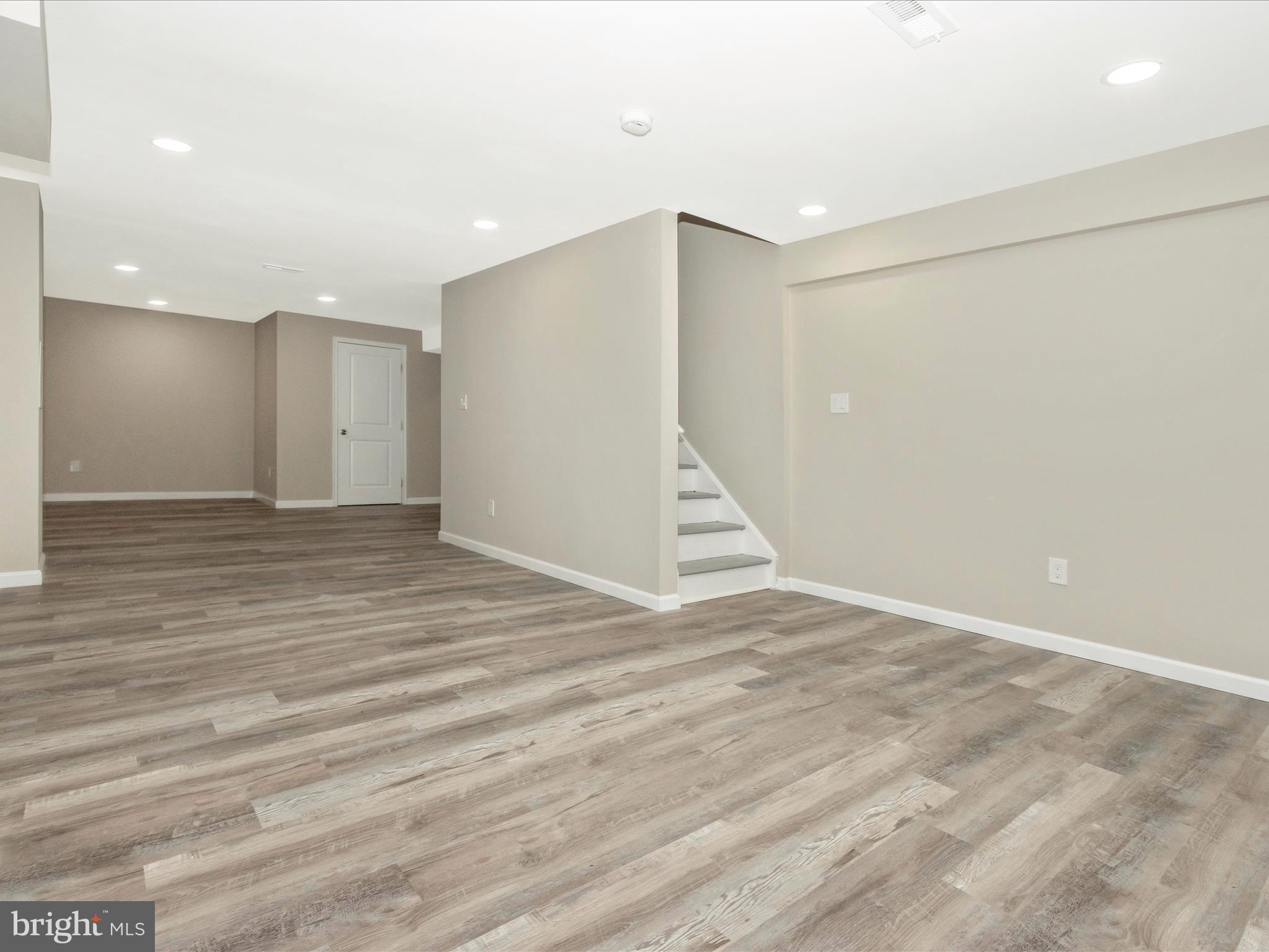 WILLIAMSBURG VILLAGE - Residential