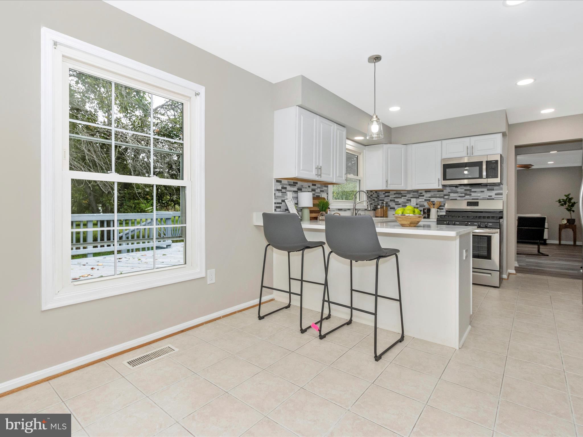 WILLIAMSBURG VILLAGE - Residential