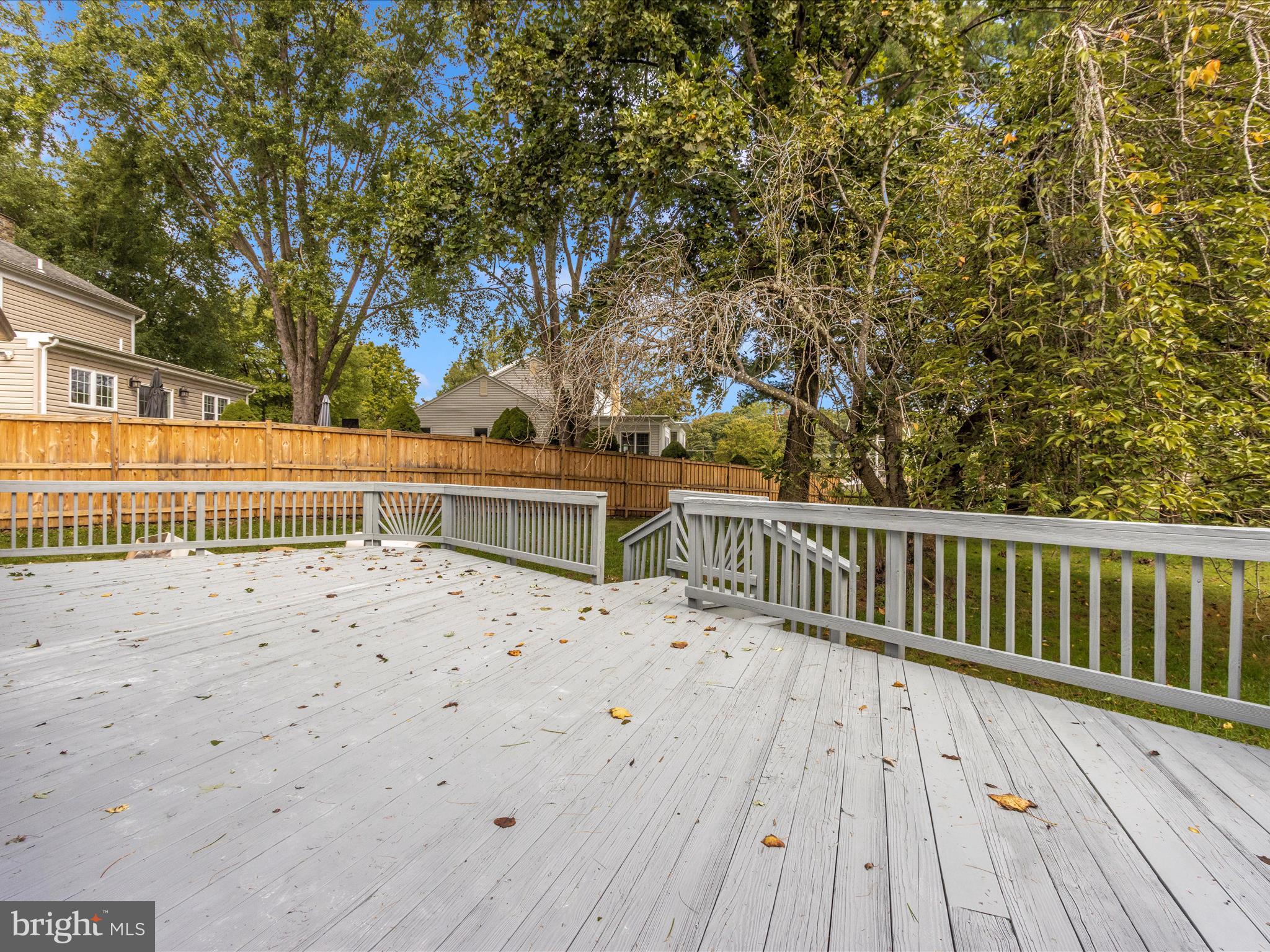 WILLIAMSBURG VILLAGE - Residential