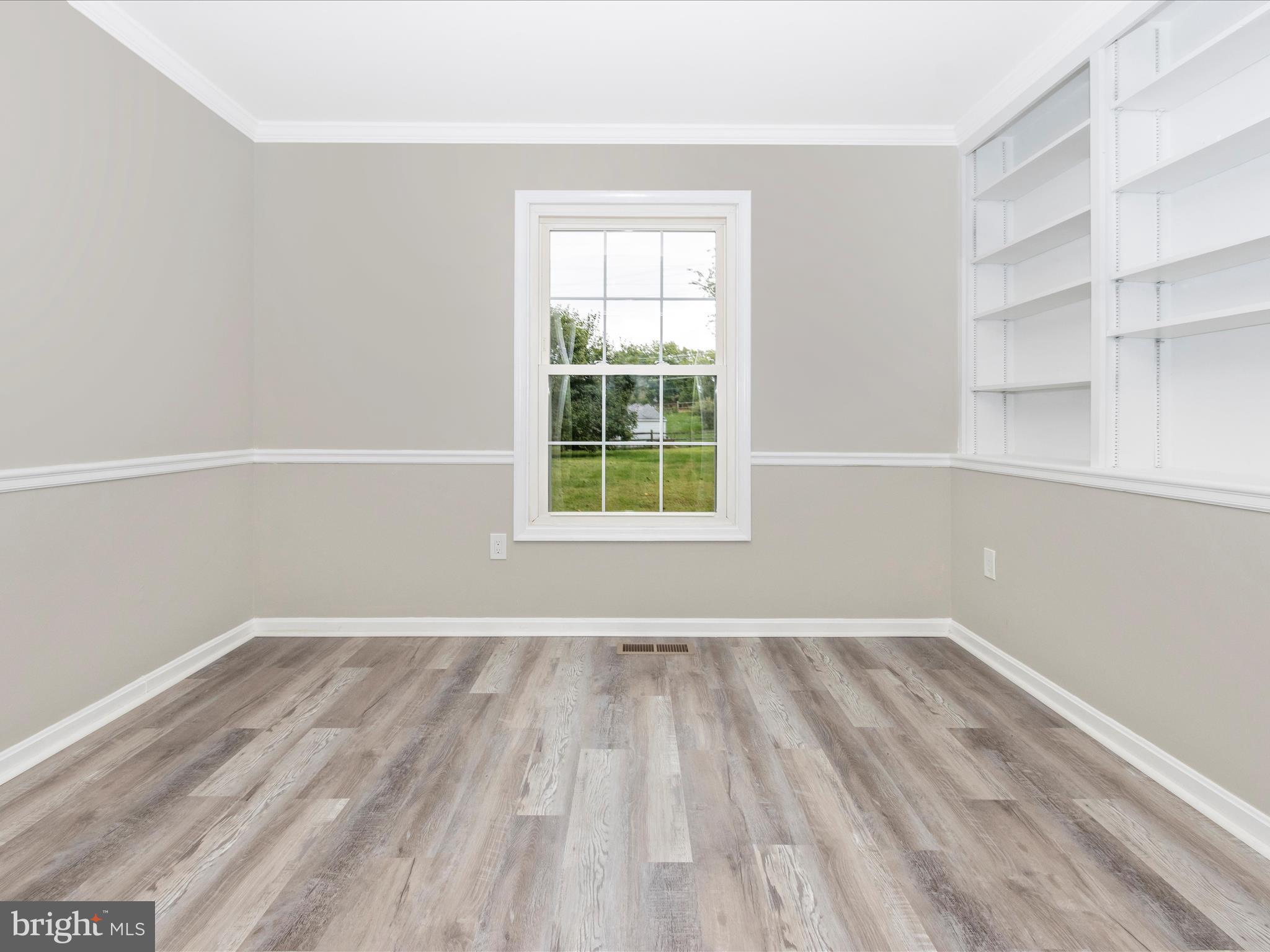 WILLIAMSBURG VILLAGE - Residential