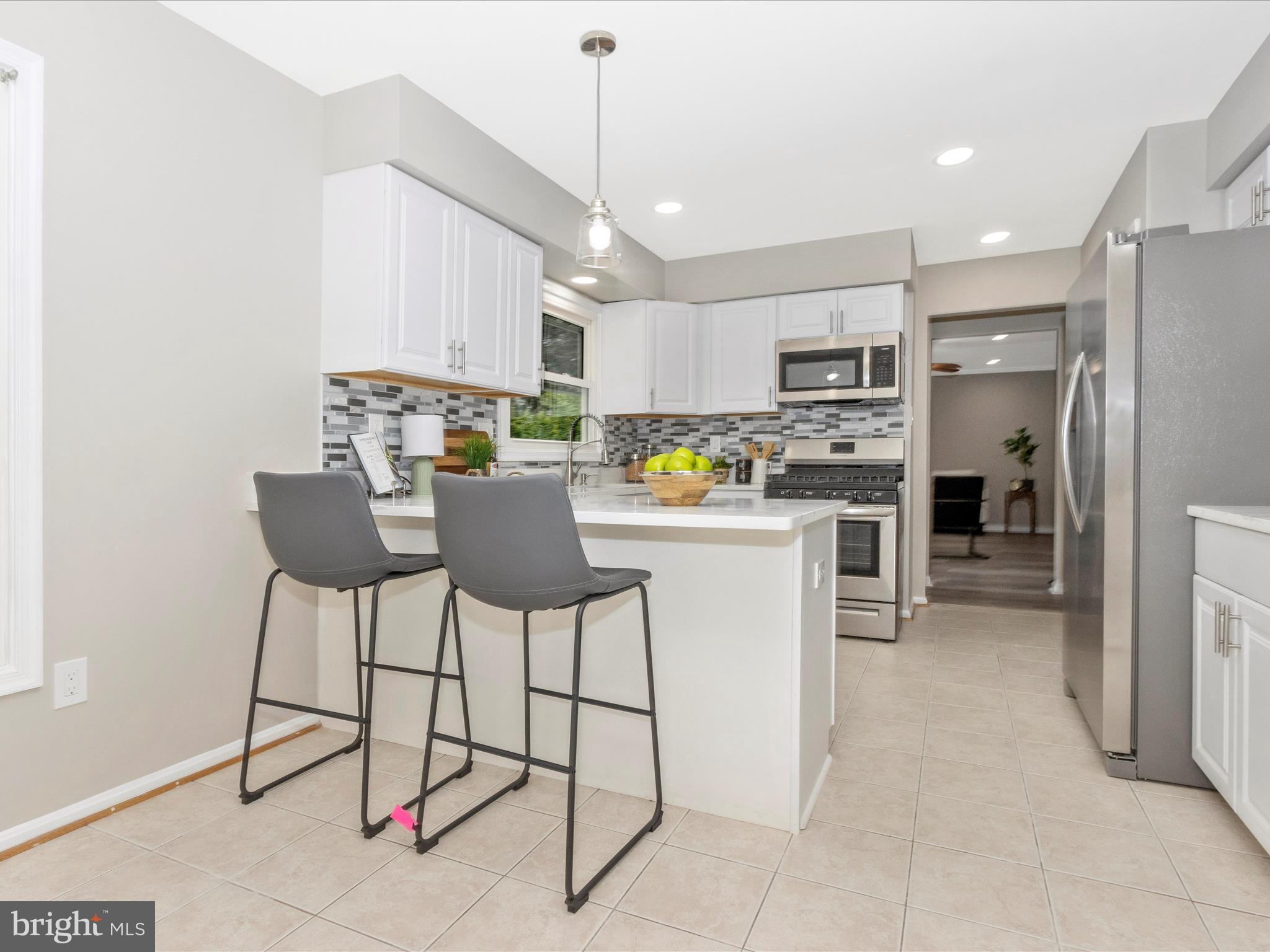 WILLIAMSBURG VILLAGE - Residential