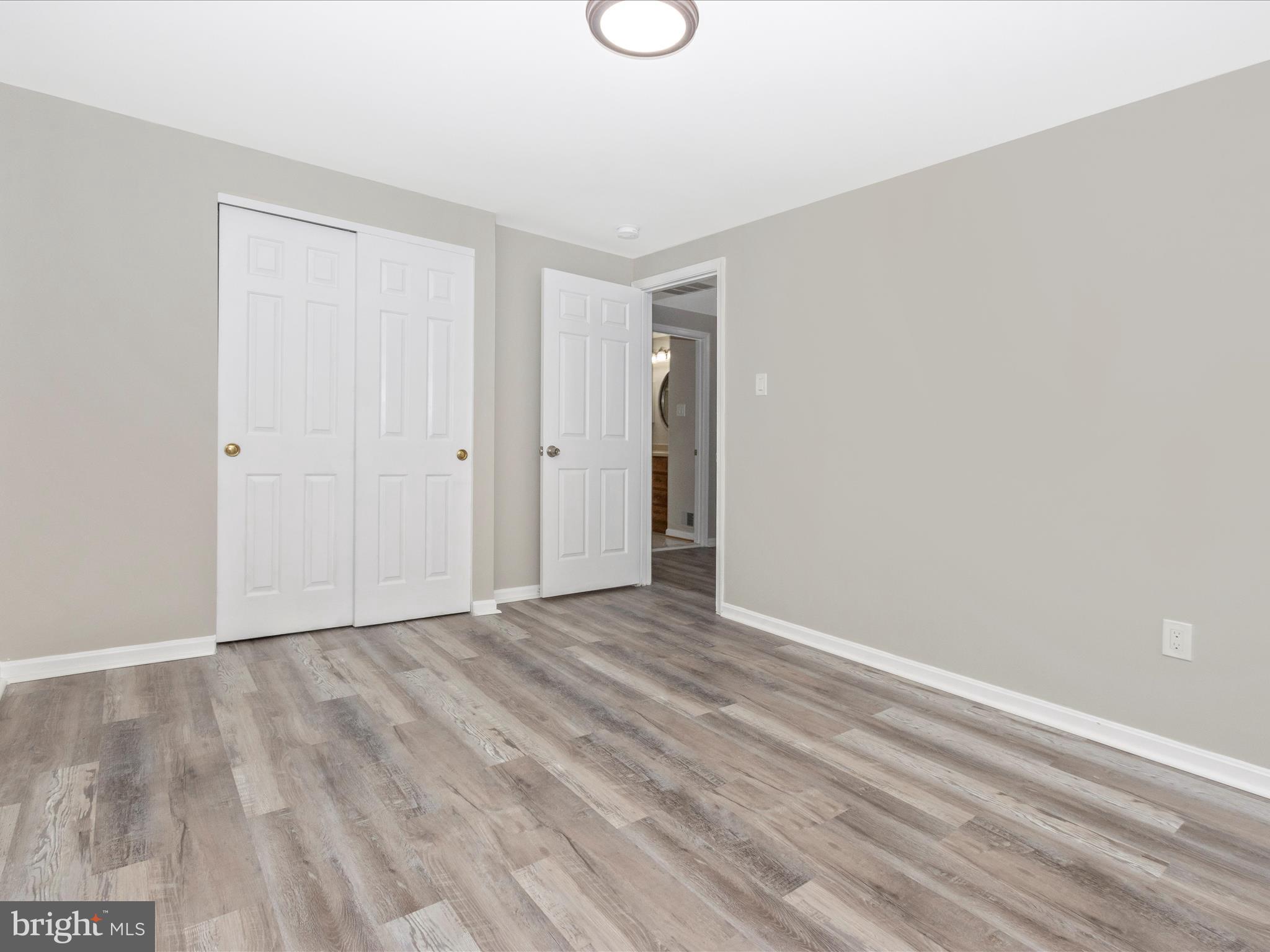 WILLIAMSBURG VILLAGE - Residential