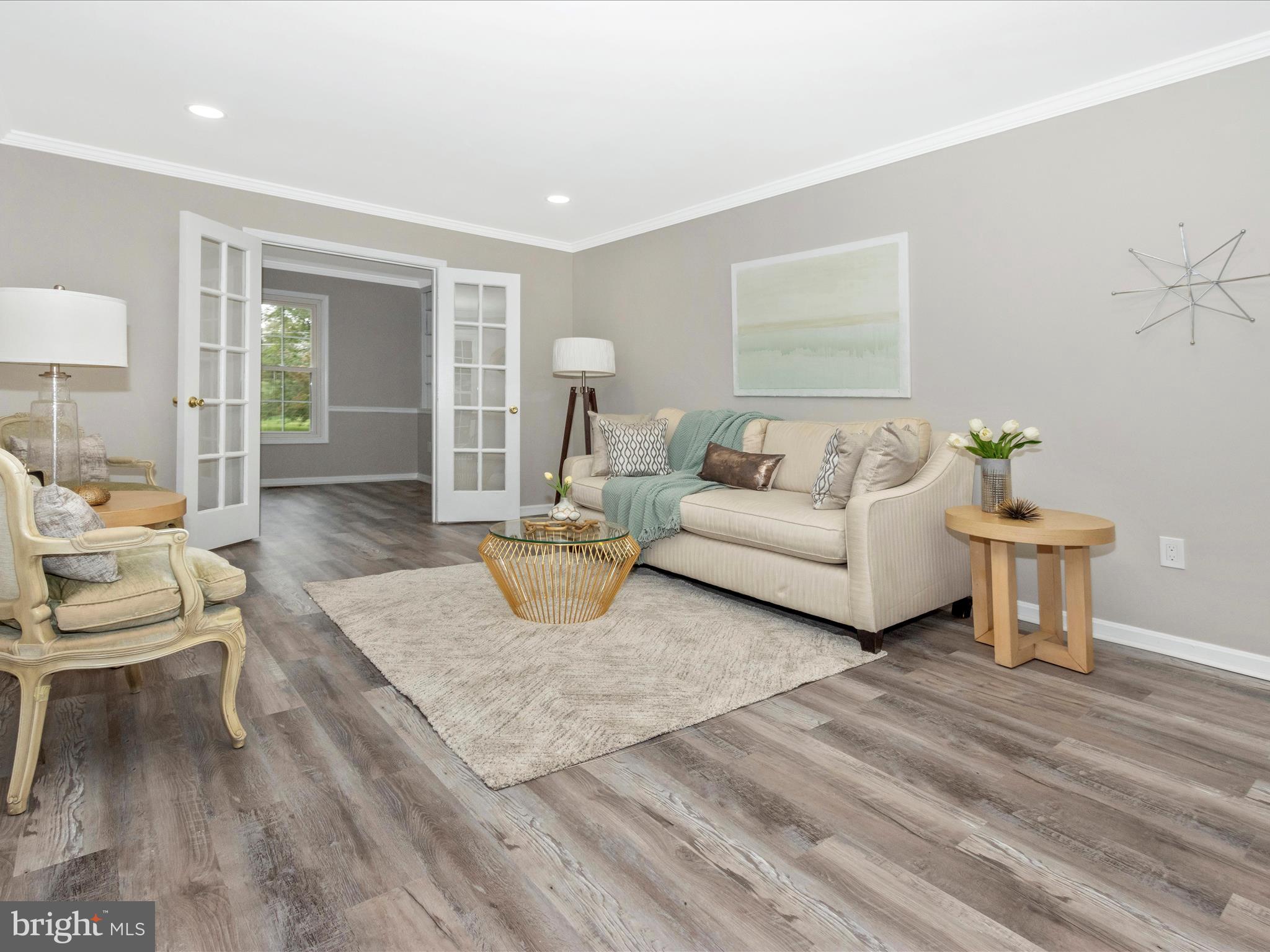 WILLIAMSBURG VILLAGE - Residential