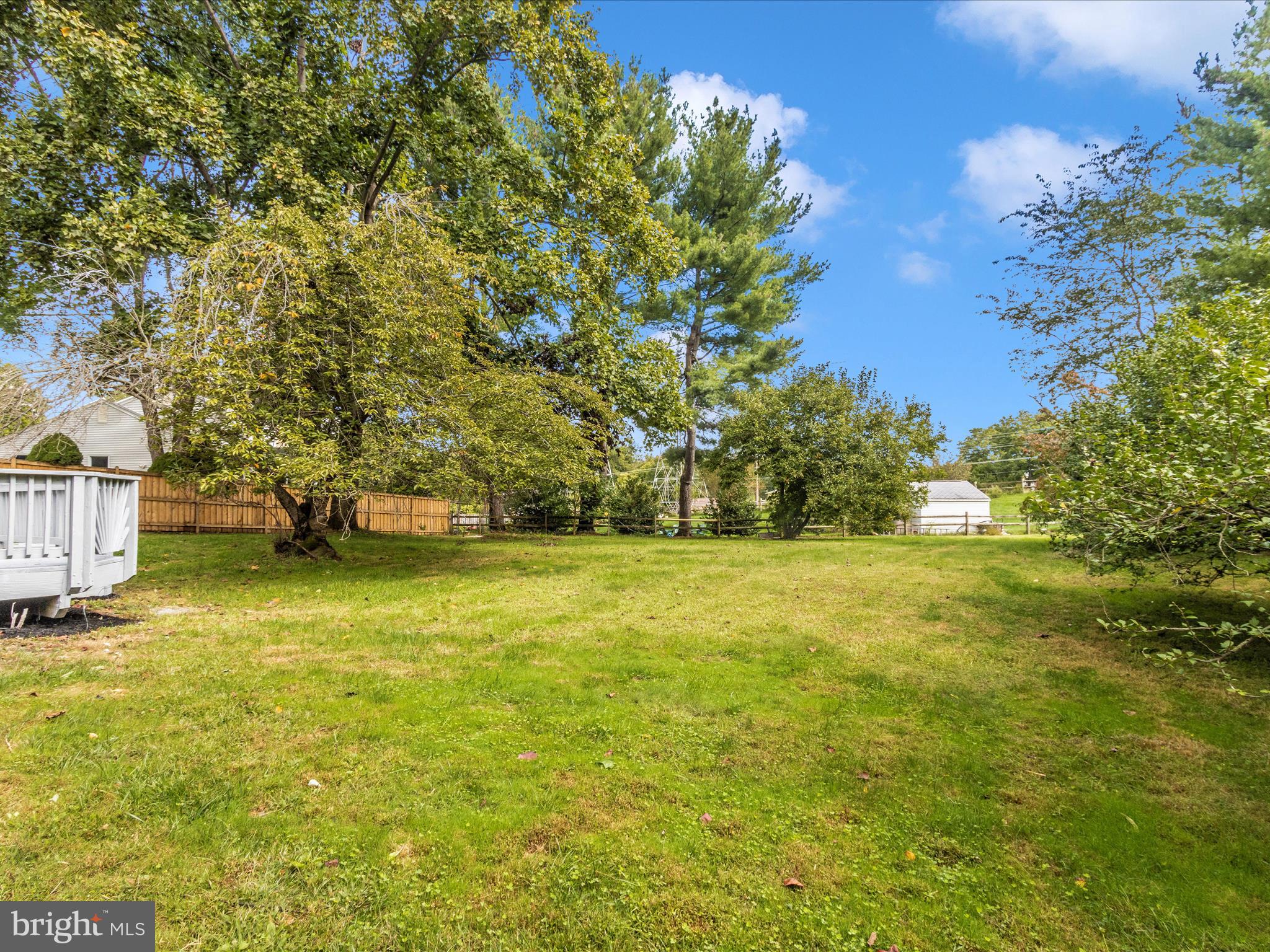 WILLIAMSBURG VILLAGE - Residential