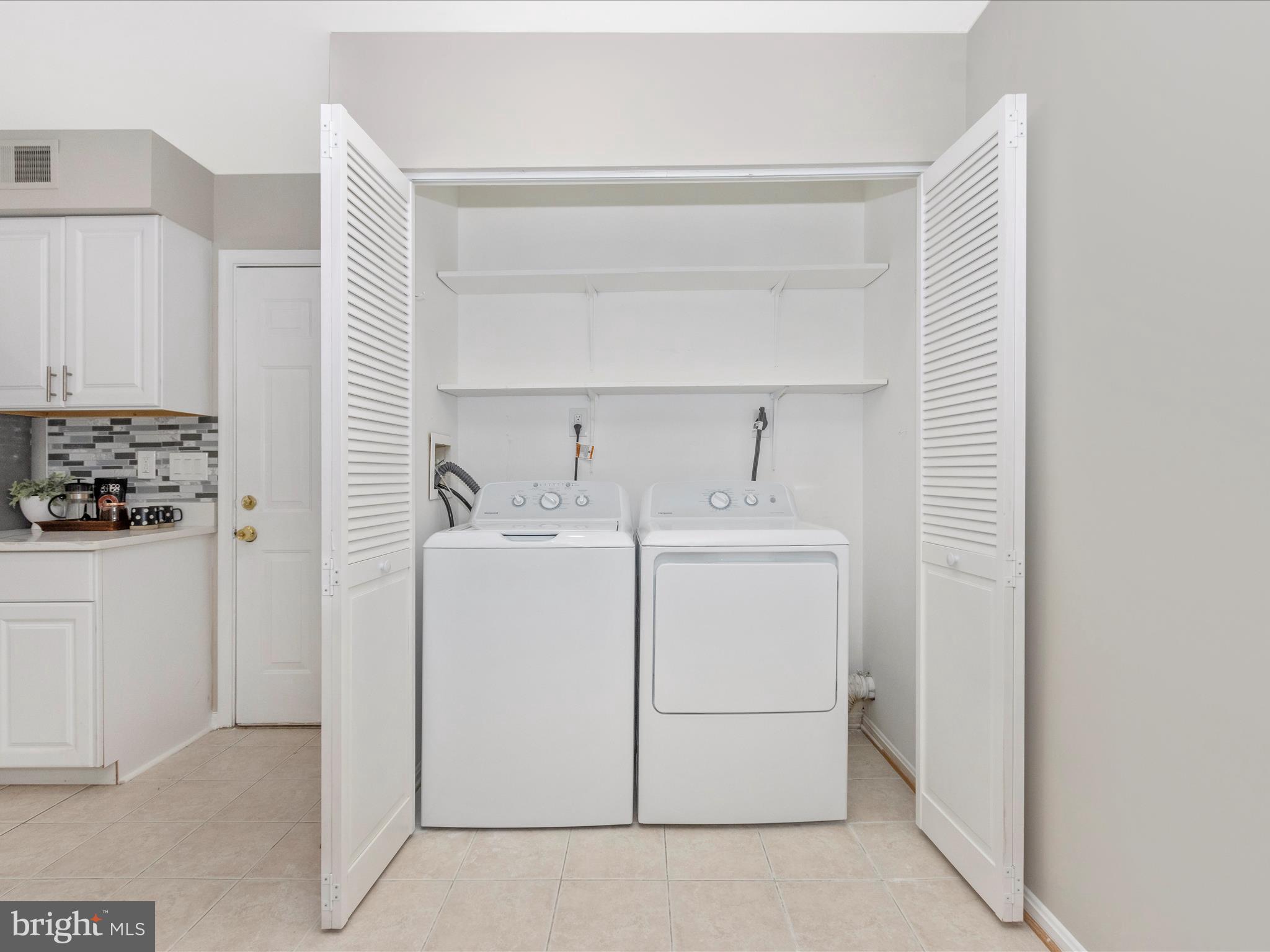 WILLIAMSBURG VILLAGE - Residential