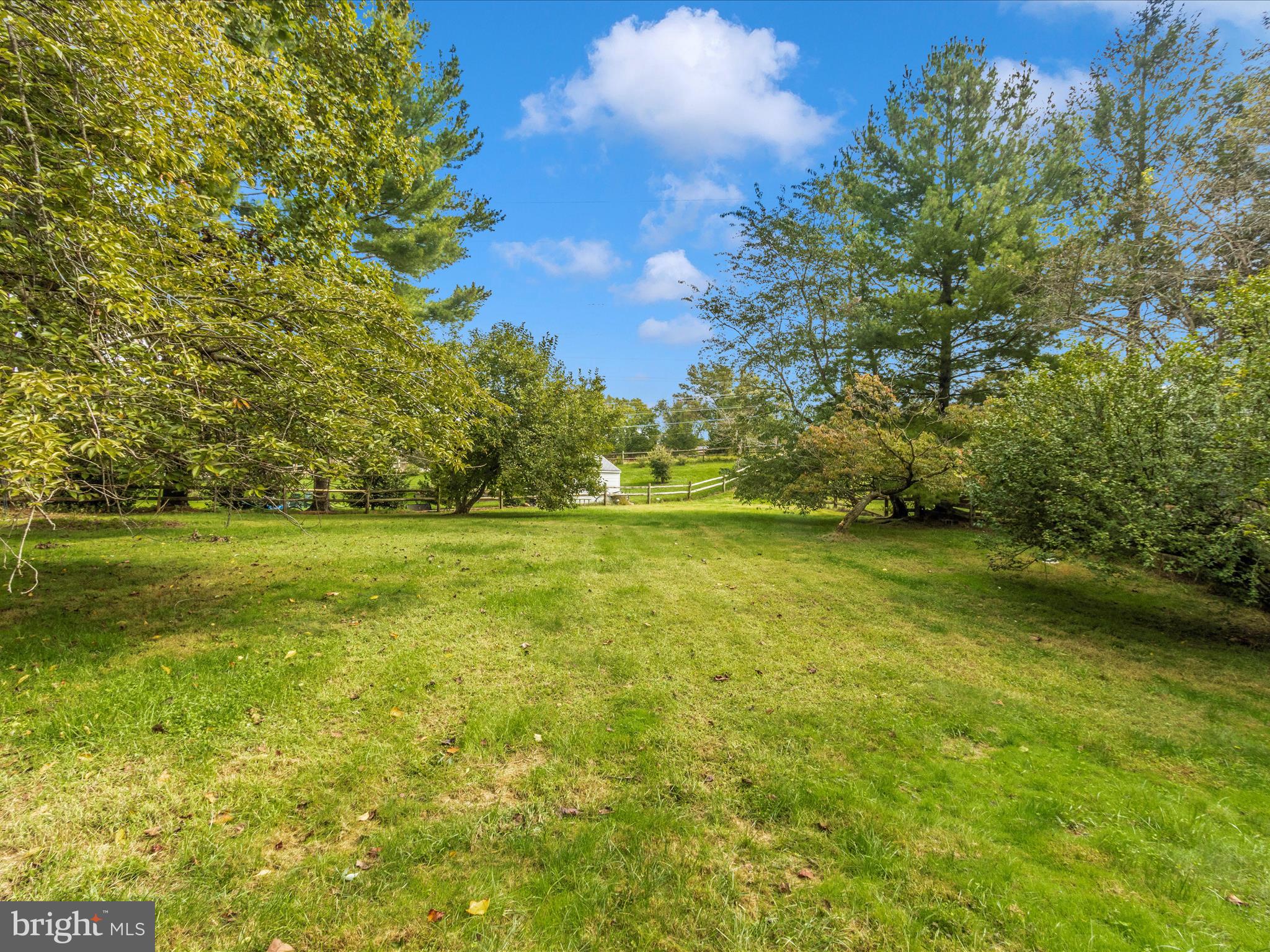 WILLIAMSBURG VILLAGE - Residential