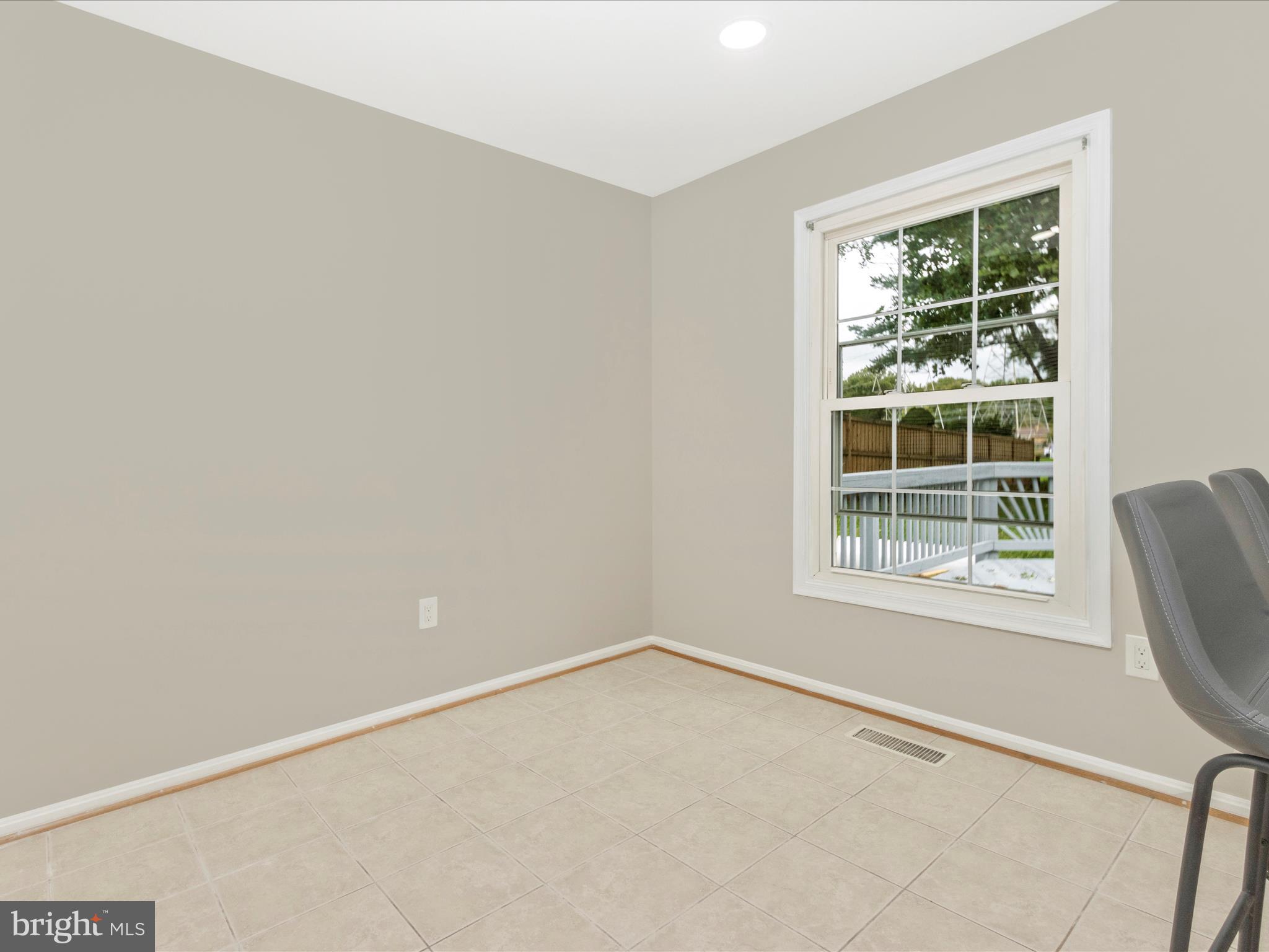 WILLIAMSBURG VILLAGE - Residential