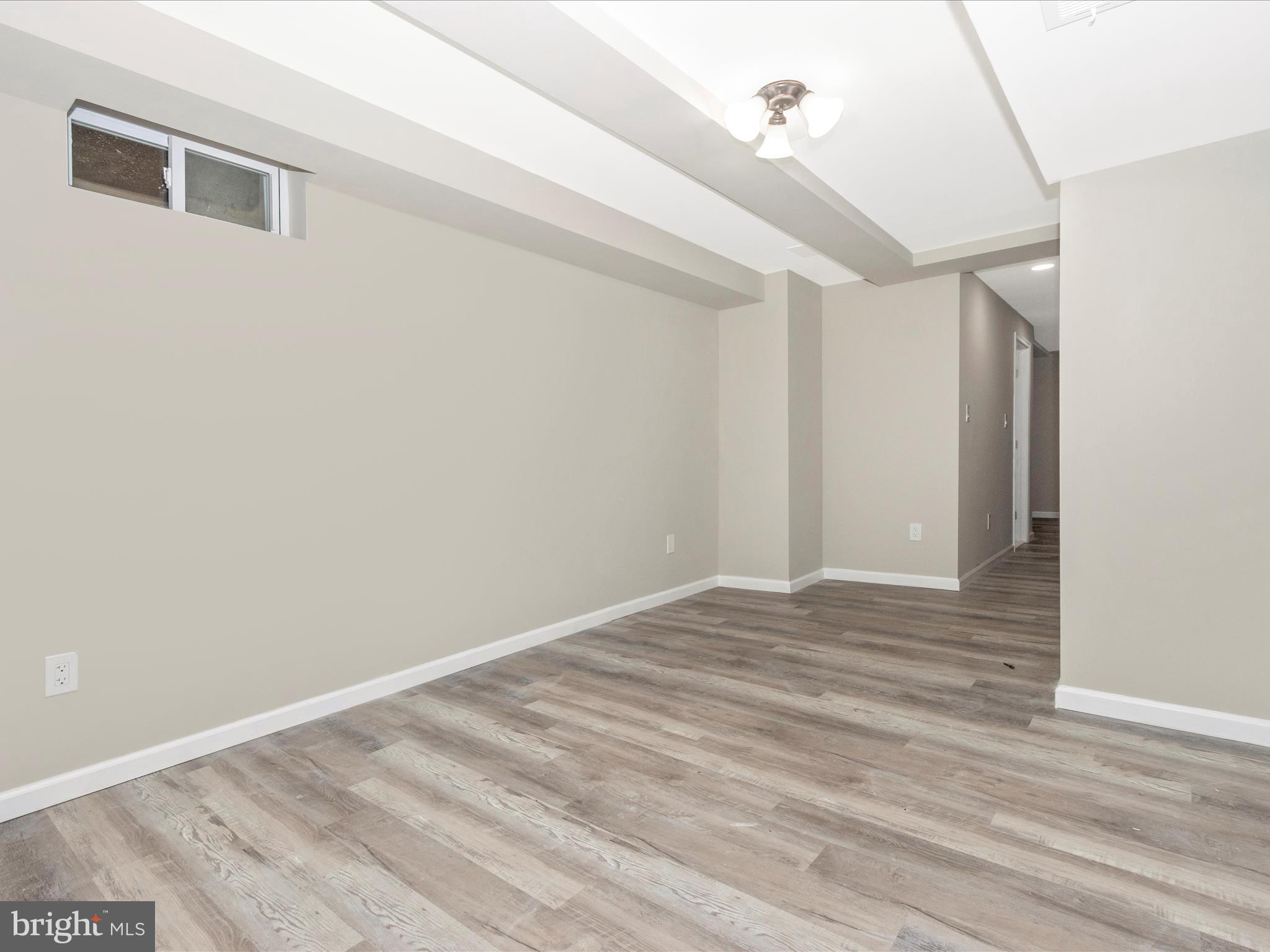 WILLIAMSBURG VILLAGE - Residential