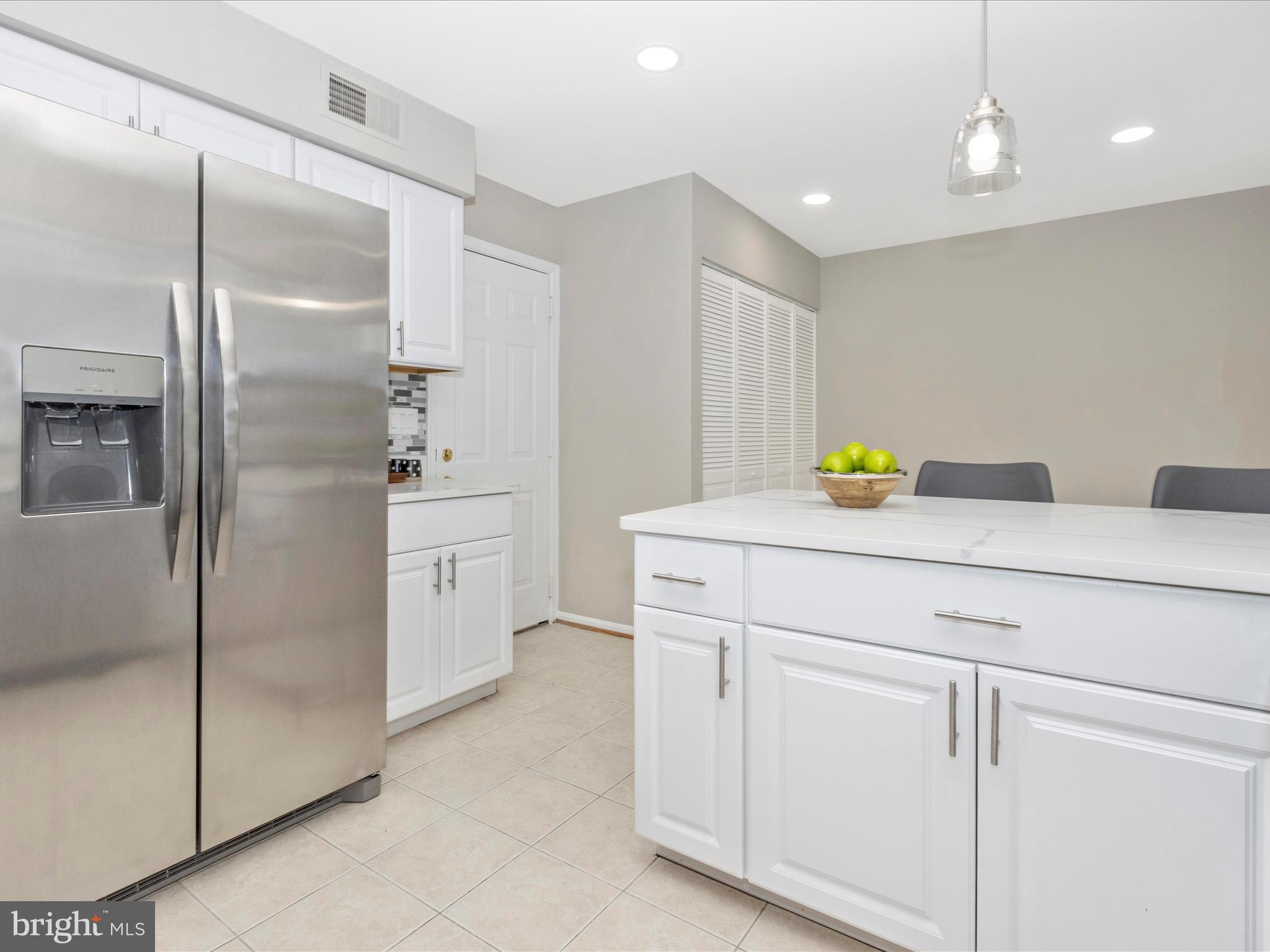 WILLIAMSBURG VILLAGE - Residential