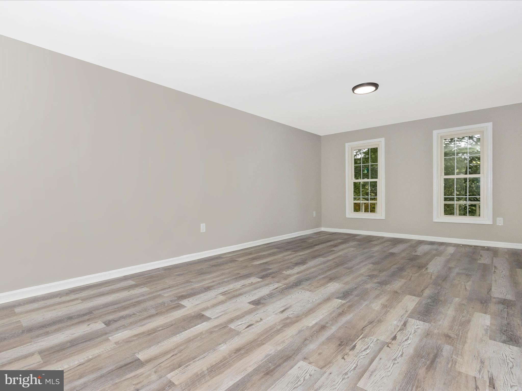 WILLIAMSBURG VILLAGE - Residential