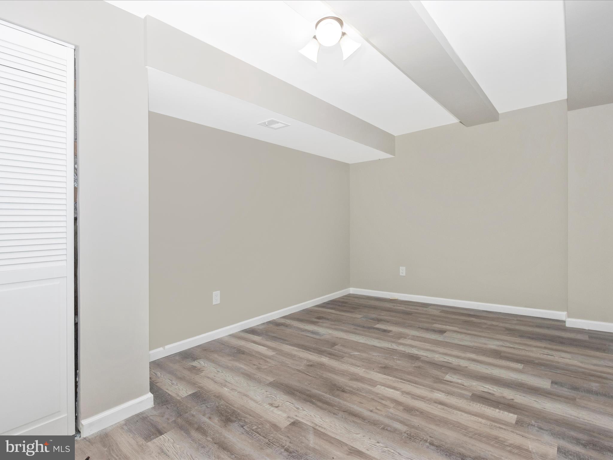 WILLIAMSBURG VILLAGE - Residential