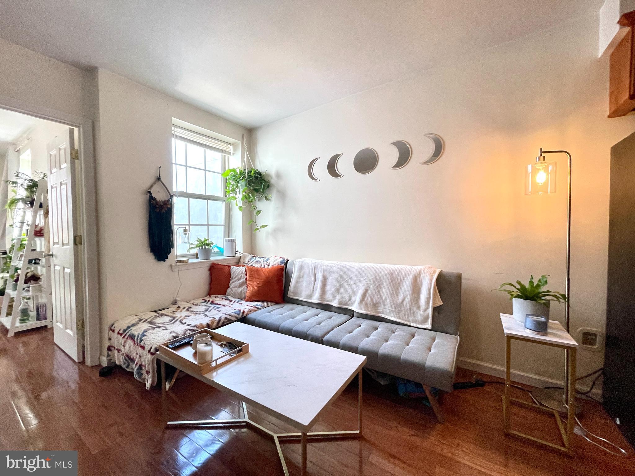 1131 GREEN STREET 3