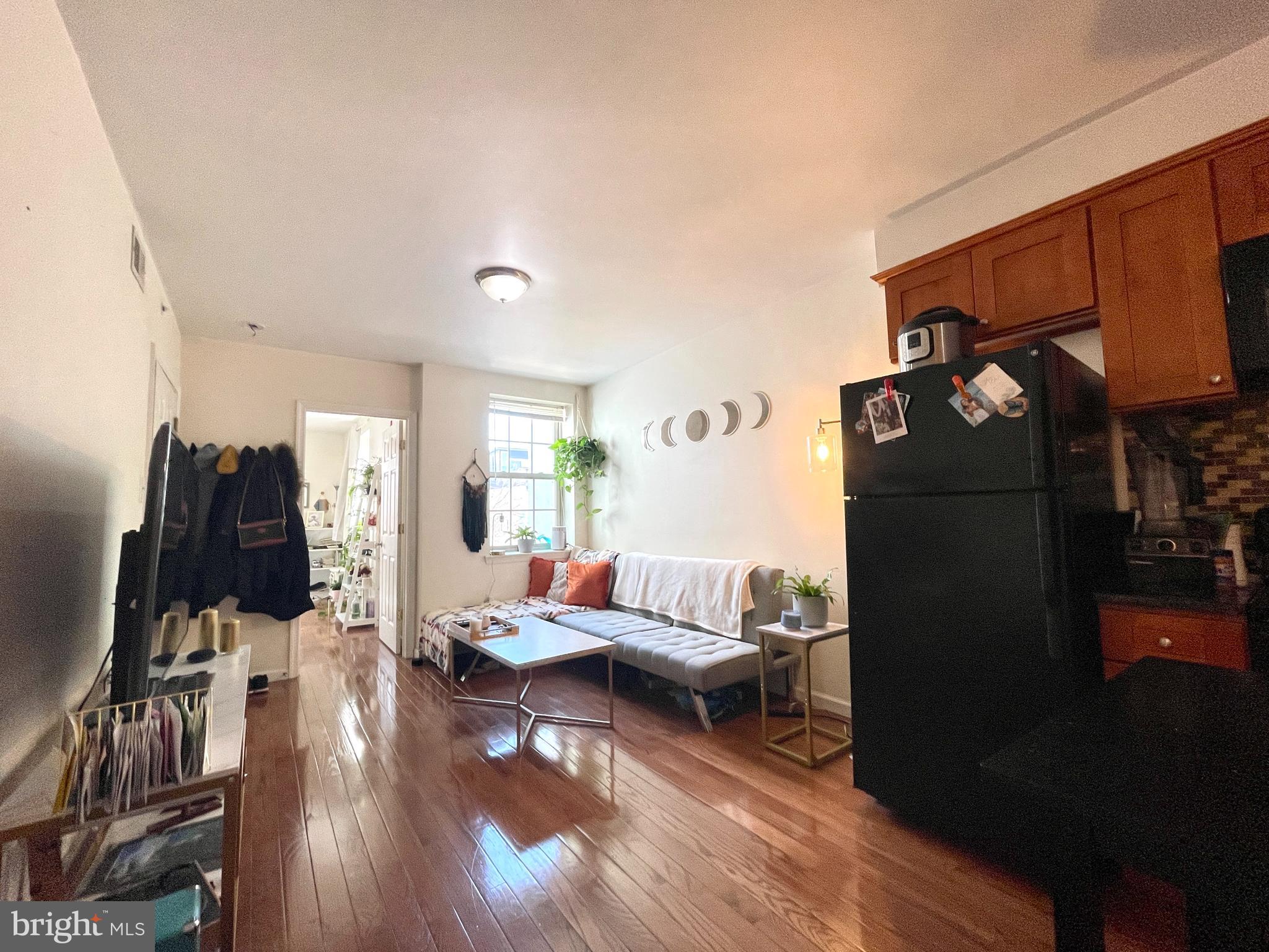 1131 GREEN STREET 3