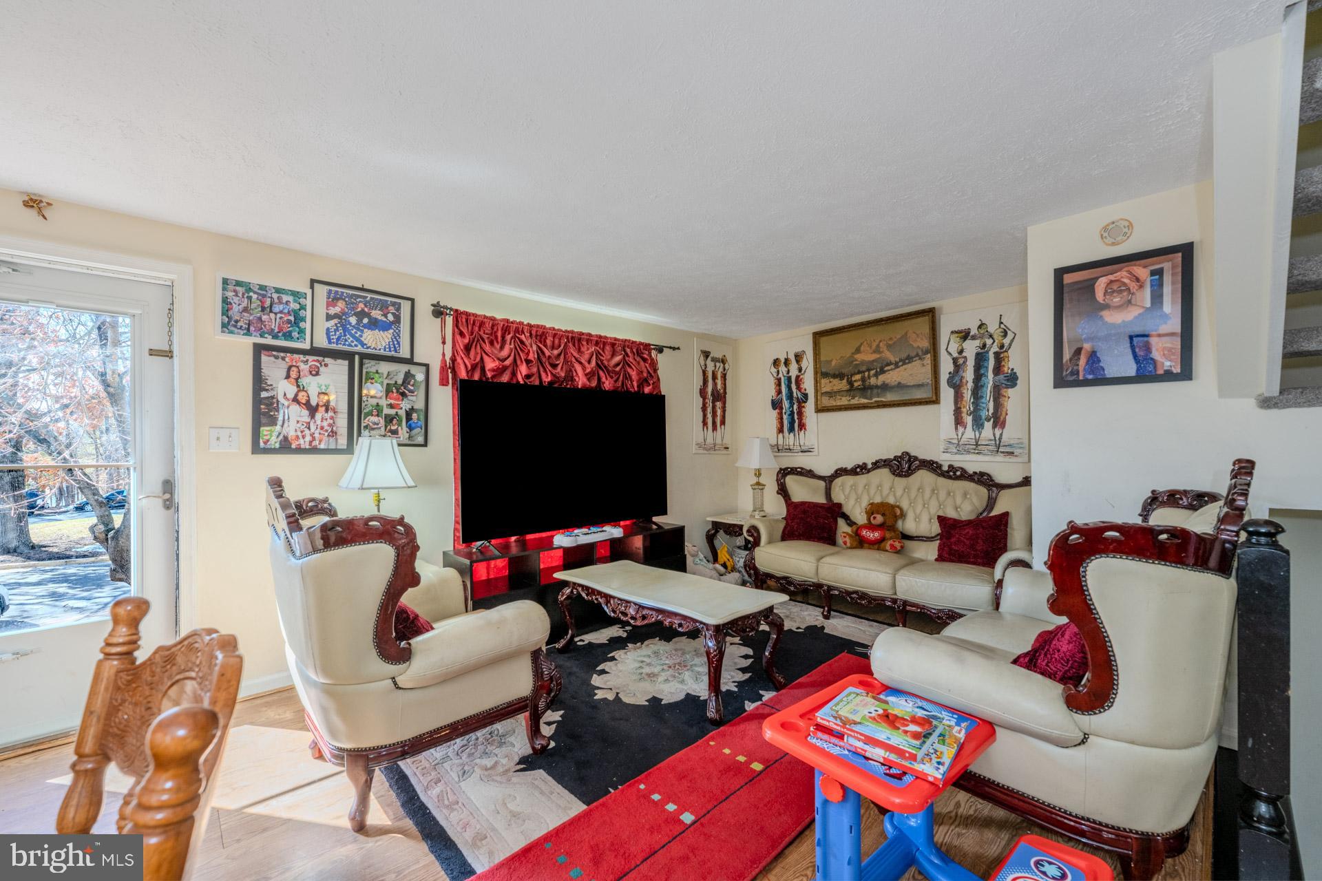 LONDON COMMONS - Residential