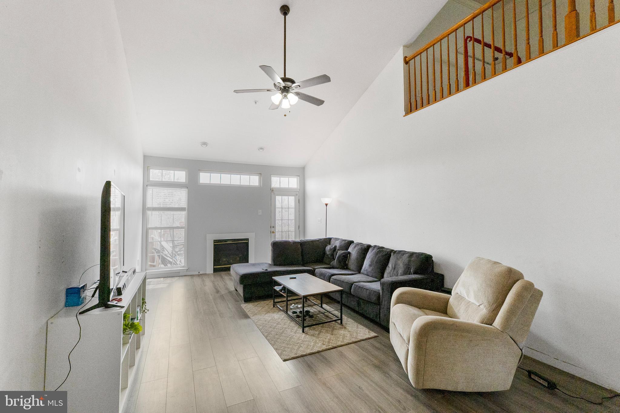 1517 FAIR OAK DRIVE