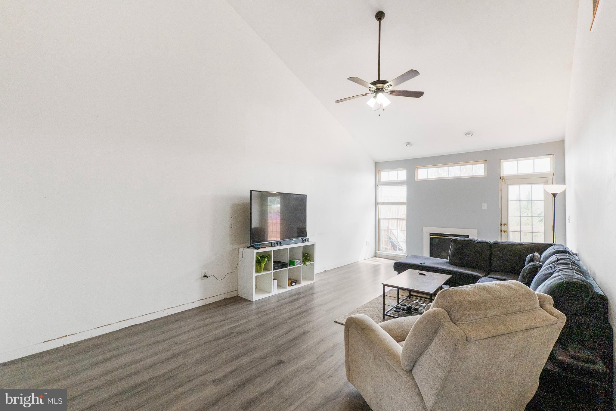 1517 FAIR OAK DRIVE