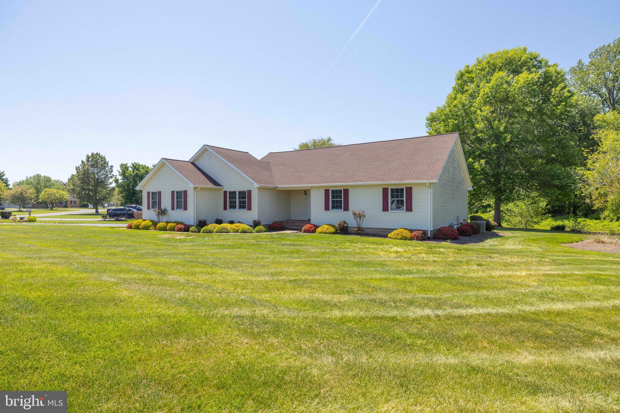 73 N RUNNING BROOK COURT