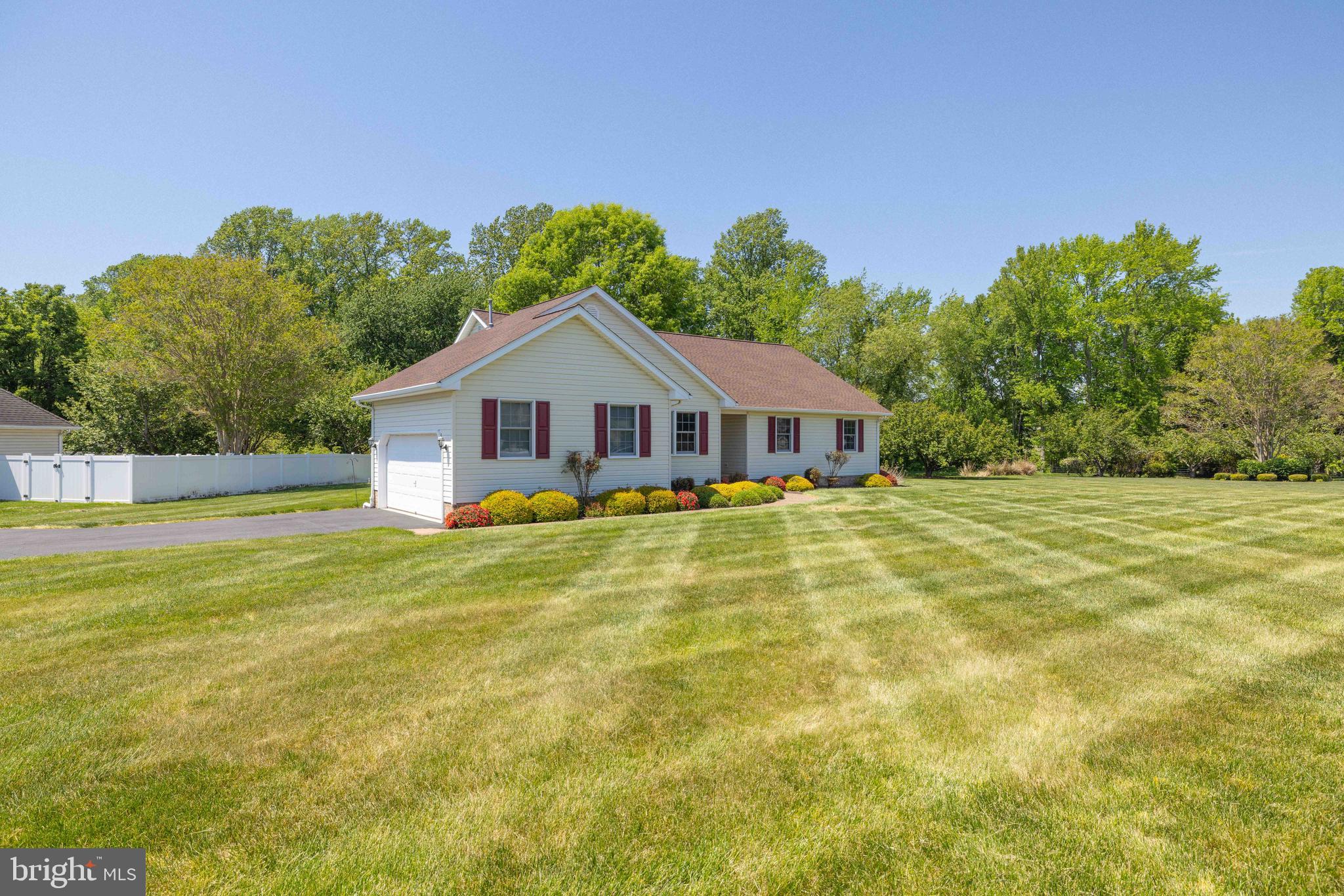 73 N RUNNING BROOK COURT