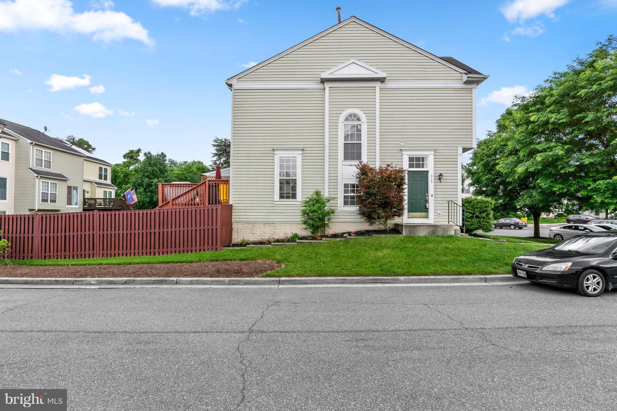 SEVEN OAKS - Residential