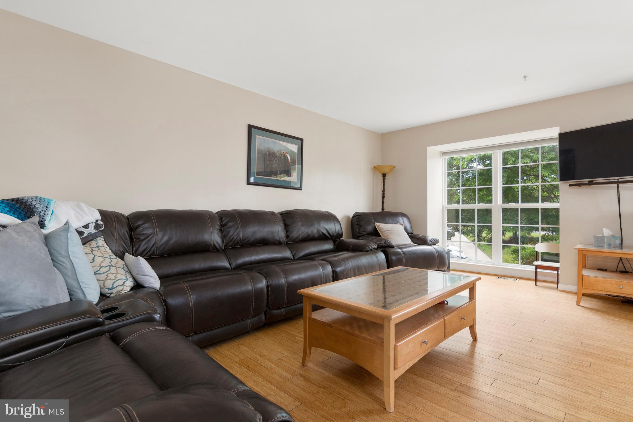 SEVEN OAKS - Residential