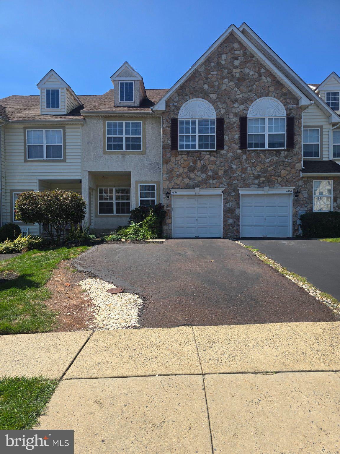 4624 OLD OAK ROAD