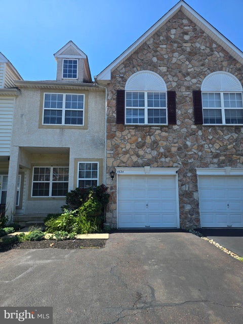 Townhouse For Rent - 4624 Old Oak Road<br/> DOYLESTOWN, PA 18902
