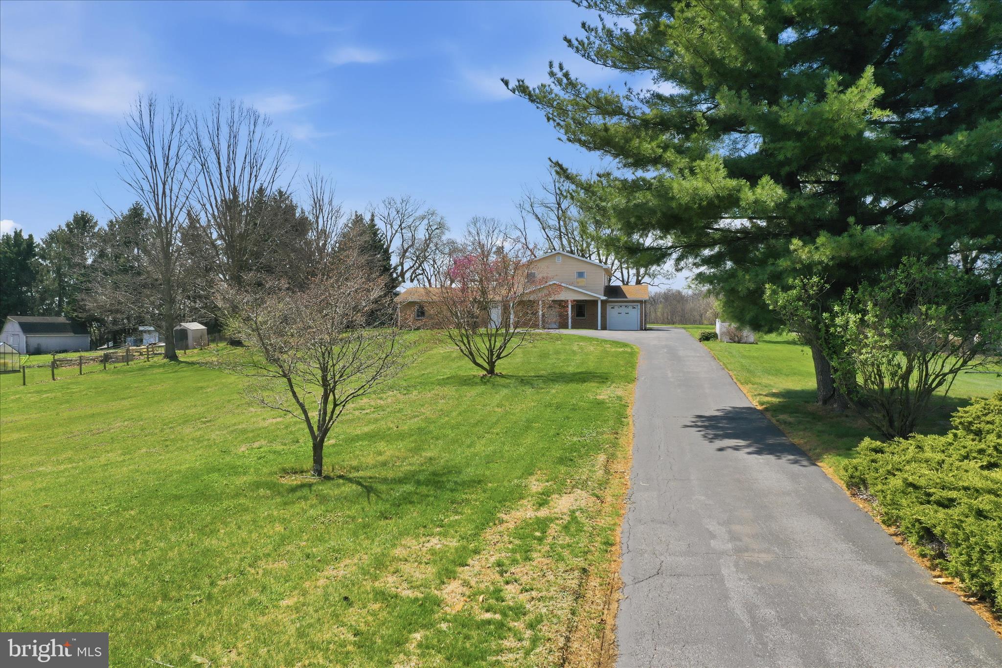 WHYTE HALL MANOR - Residential